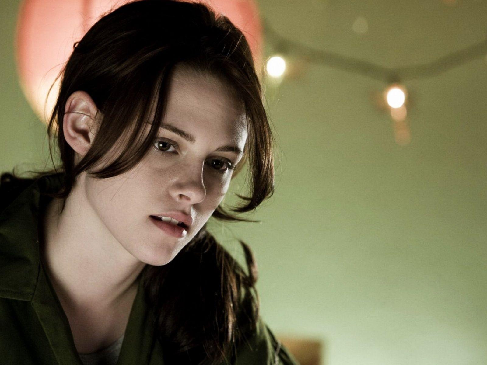 1600x1200 Free Wallpaper: bella swan. twilight heroine. bella swan