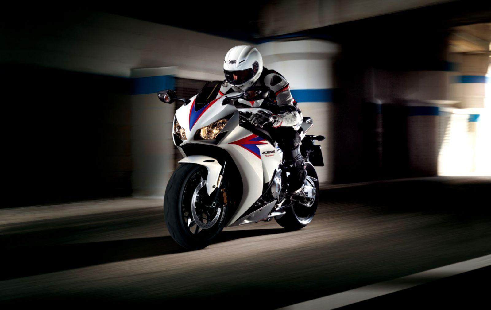 1583x1033 Honda Cbr1000rr Top Speed Cbr 1000 Rr 2014
