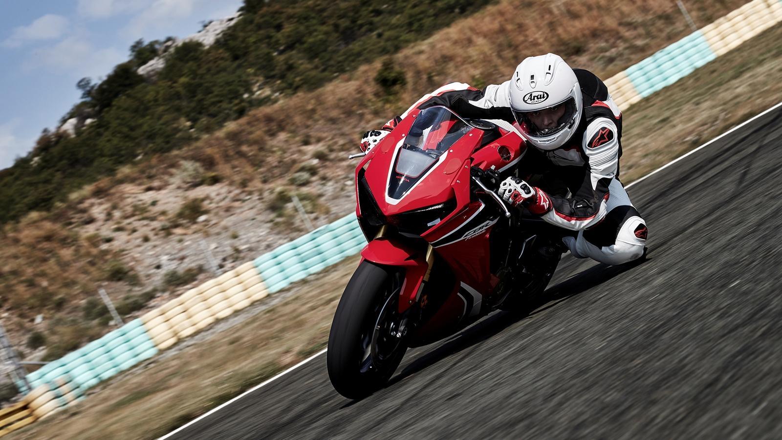 1600x900 2019 Honda CBR1000RR Picture, Photo, Wallpaper