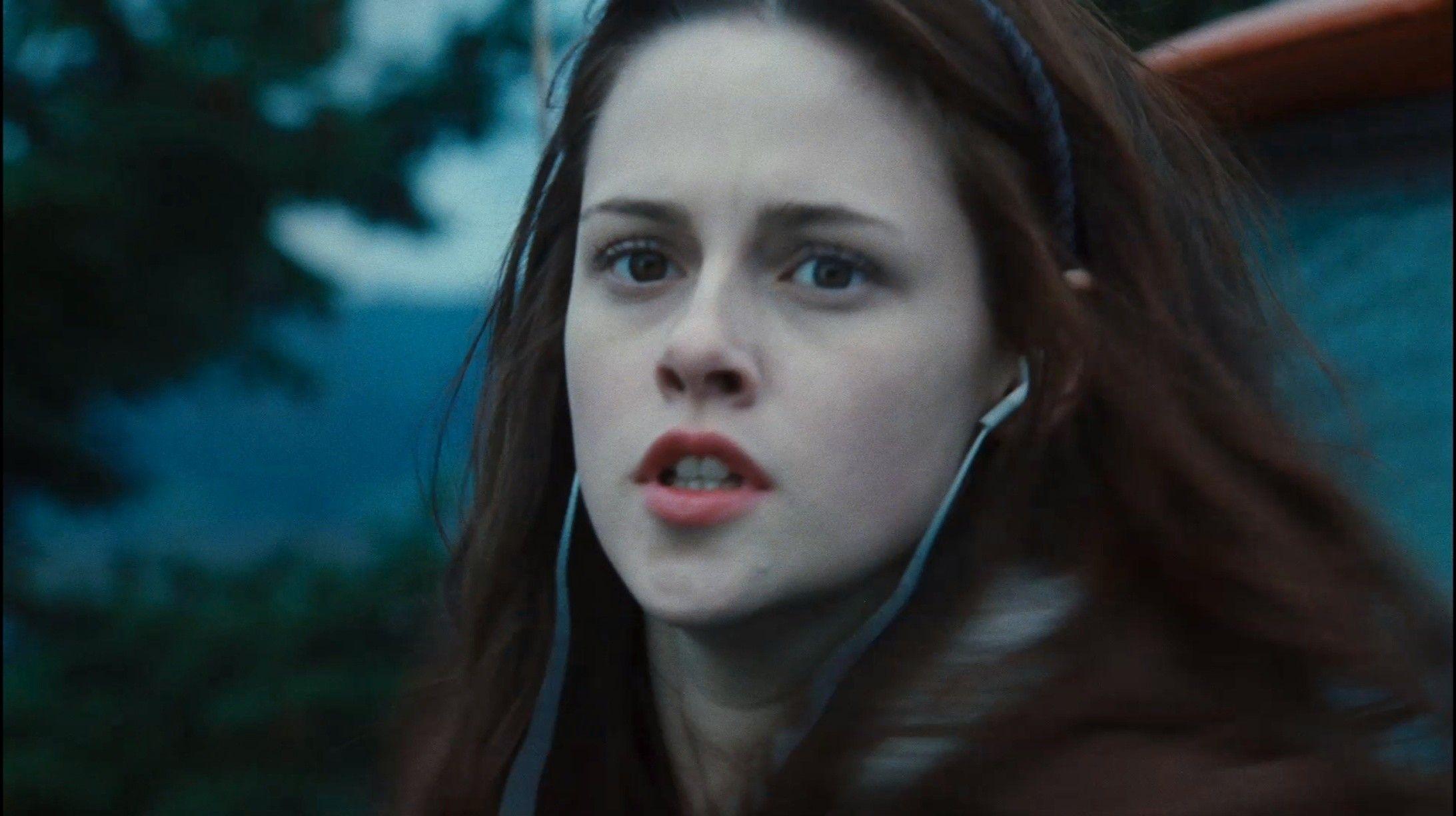 2185x1224 Bella Swan And Edward Cullen Wallpaper