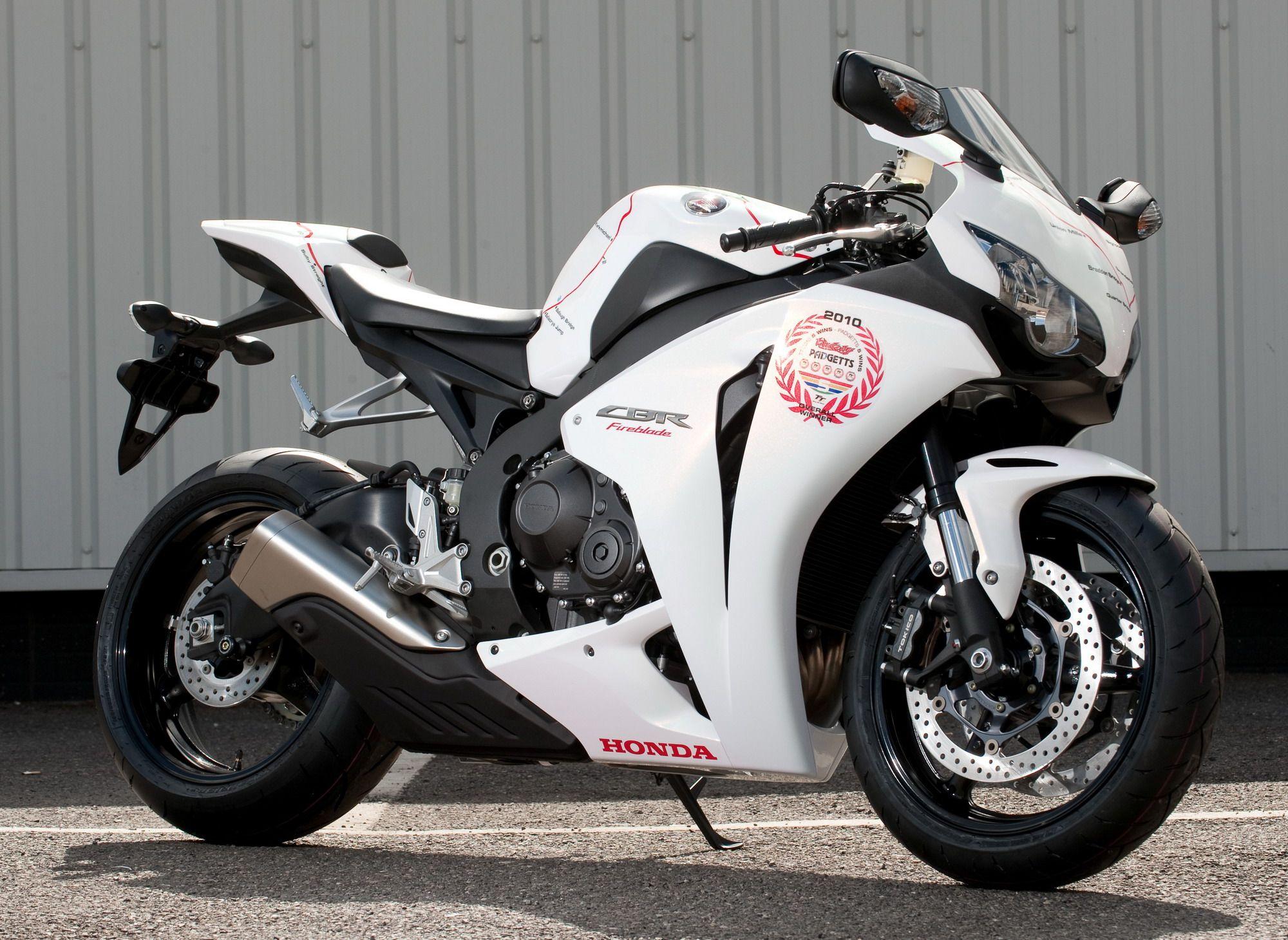 2000x1460 Honda CBR1000RR Fireblades Special Edition Picture, Photo