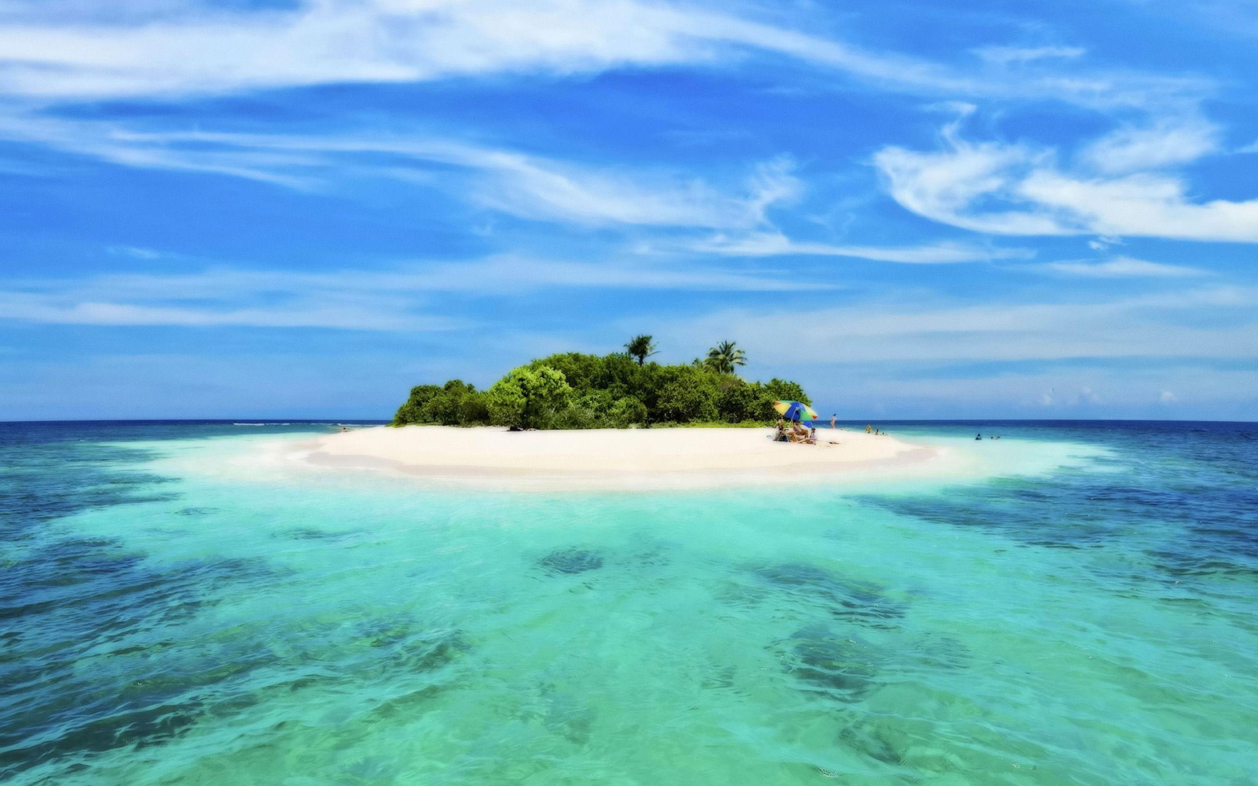 Desert island. Остров Каримунджава. Остров в океане. Карибское море. Острова и море.