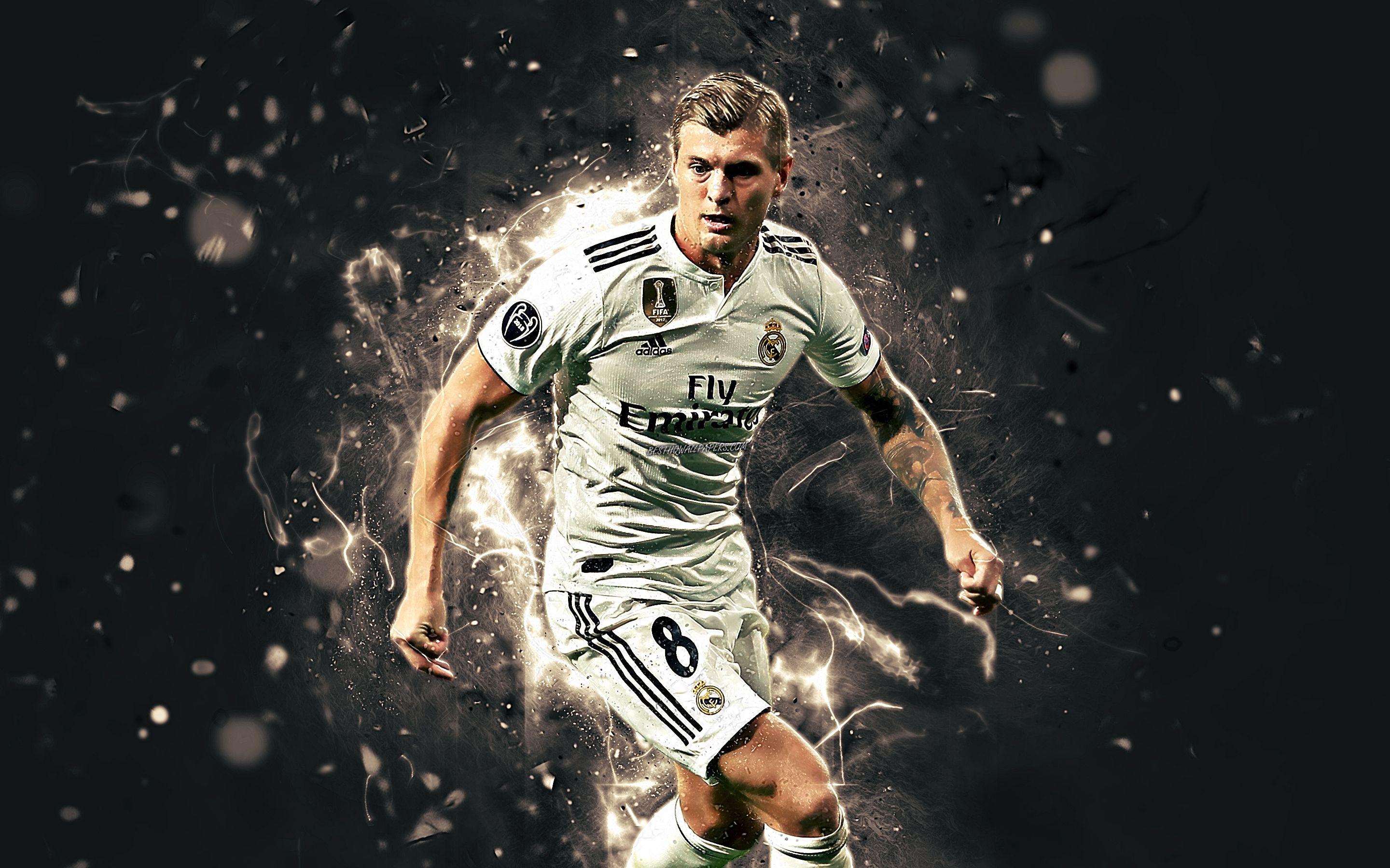 2880x1800 Download wallpaper Toni Kroos, german footballers, neon lights
