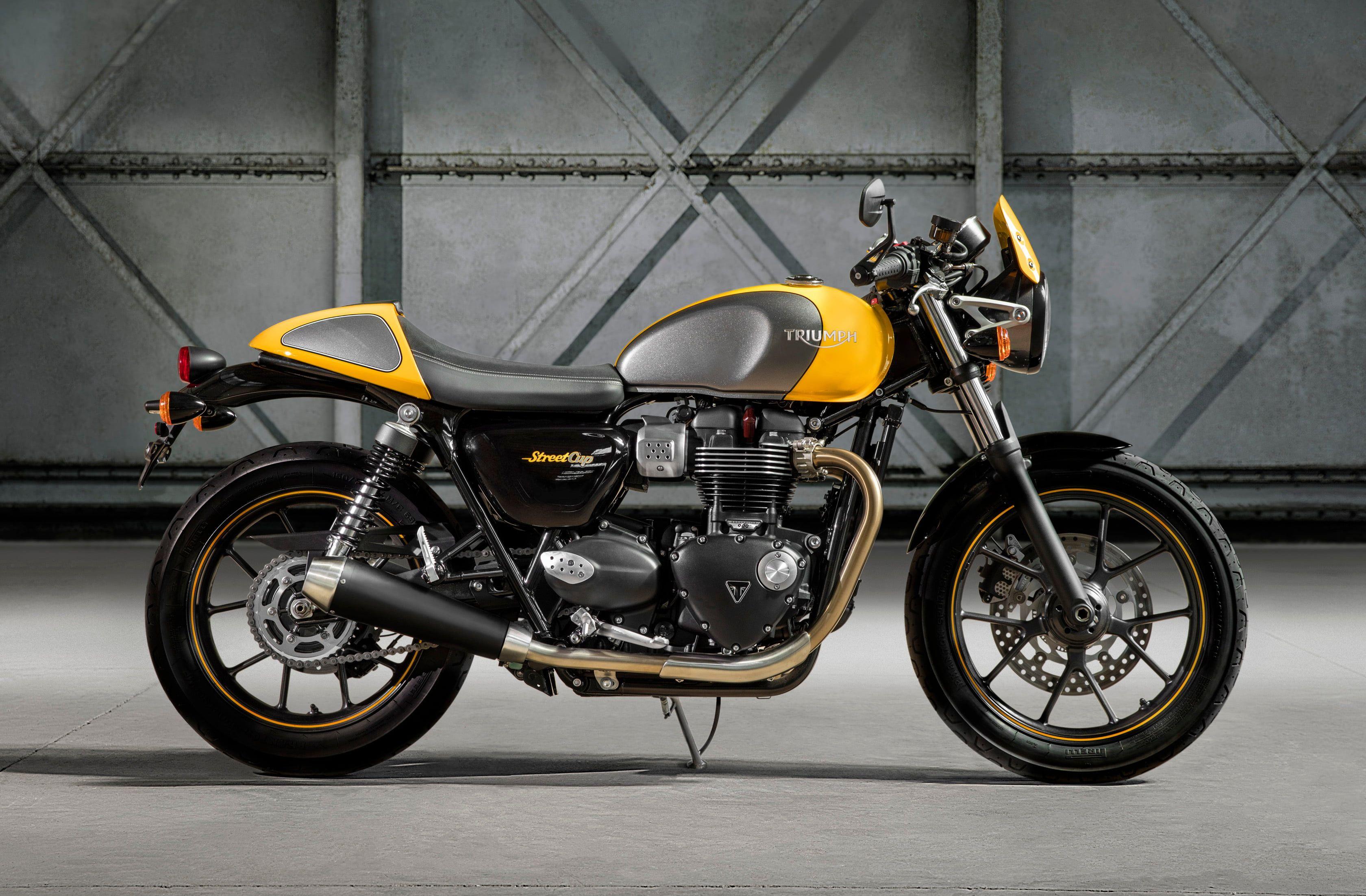 3360x2204 Yellow and gray touring motorcycle HD wallpaper