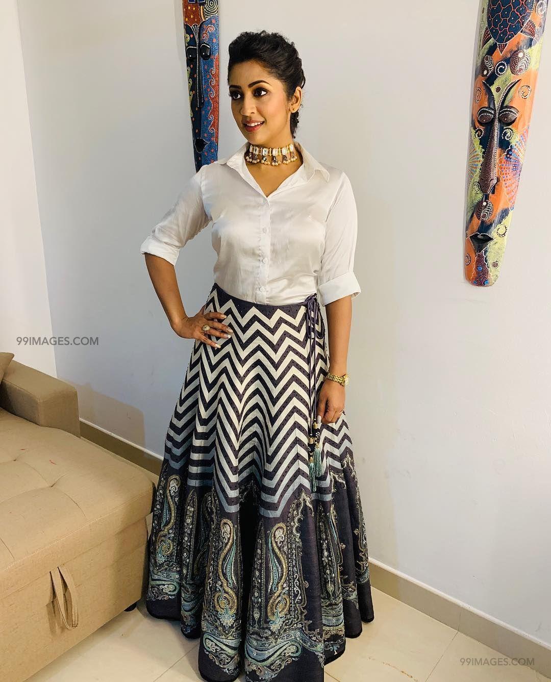1080x1337 Navya Nair Beautiful Photo & Mobile Wallpaper HD