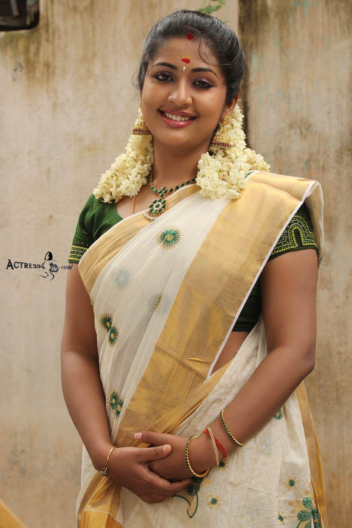 1210x1814 Navya Nair Photo Pics Wallpaper 29 Actress Hot Cleavage