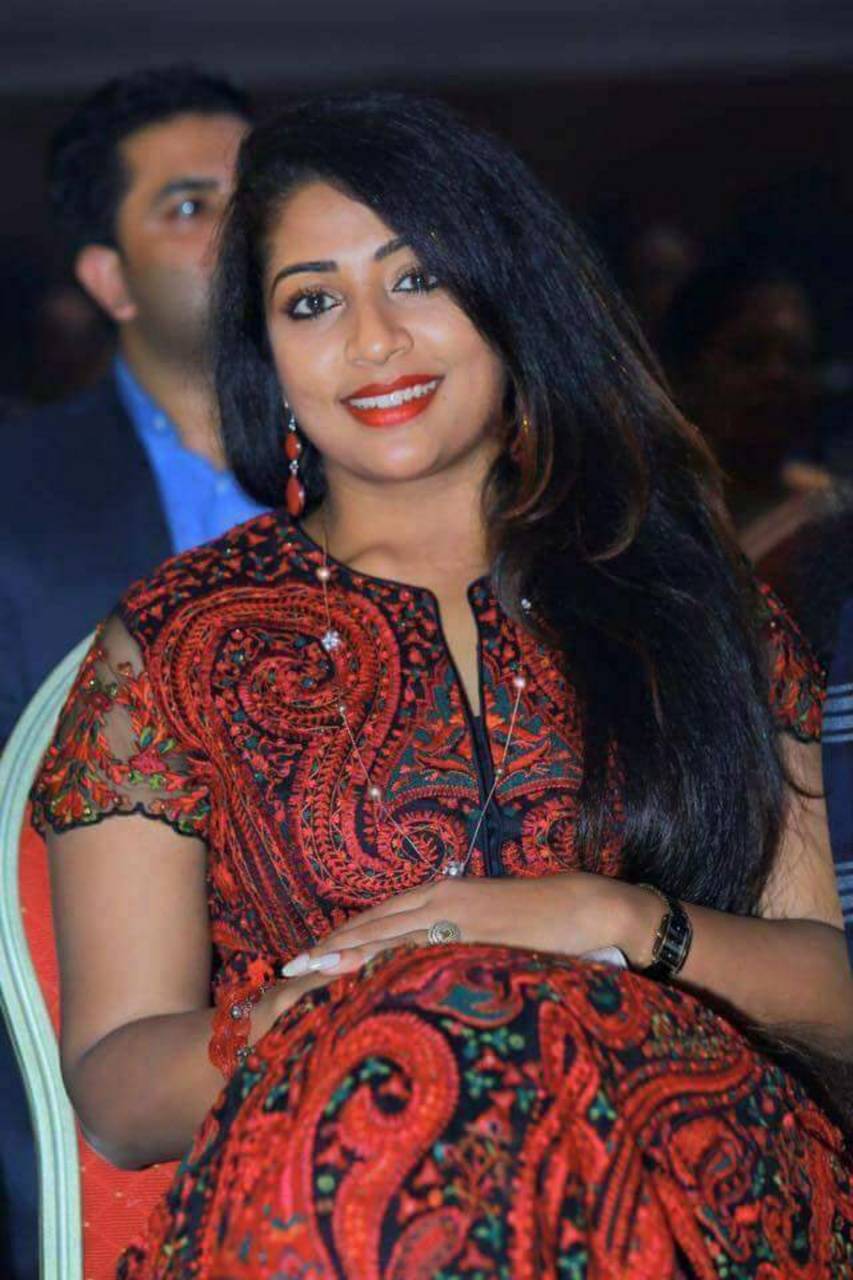 853x1280 Navya Nair wallpaper