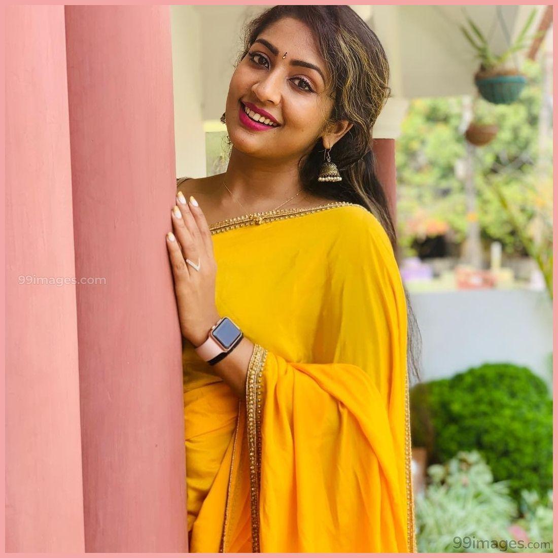 1100x1100 Navya Nair Beautiful Photo & Mobile Wallpaper HD Android IPhone