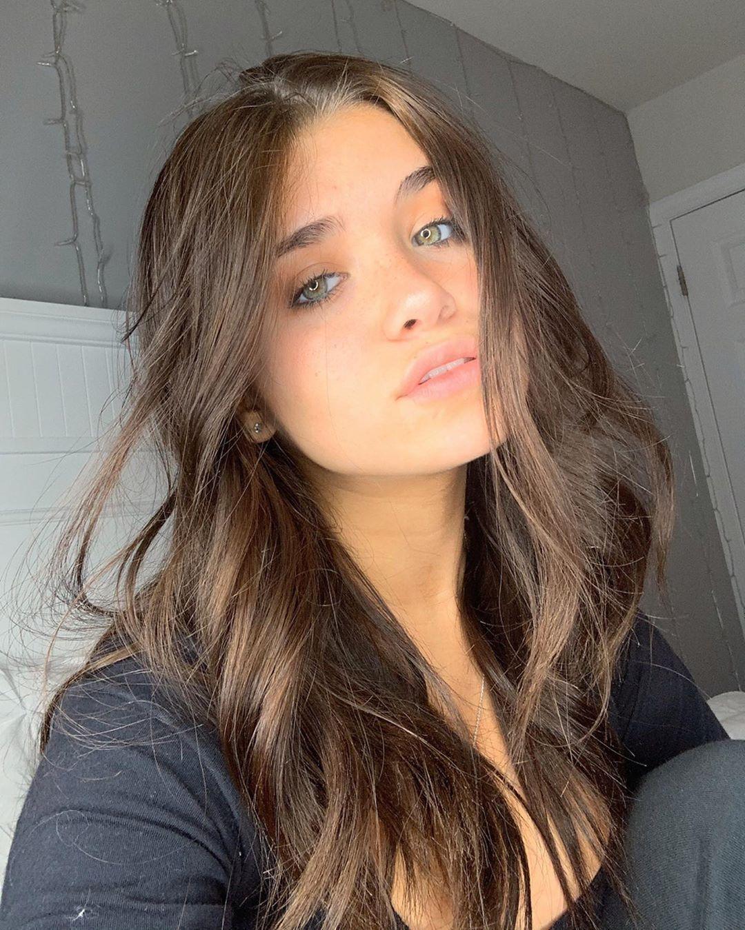 1080x1349 Nessa Barrett Wallpaper