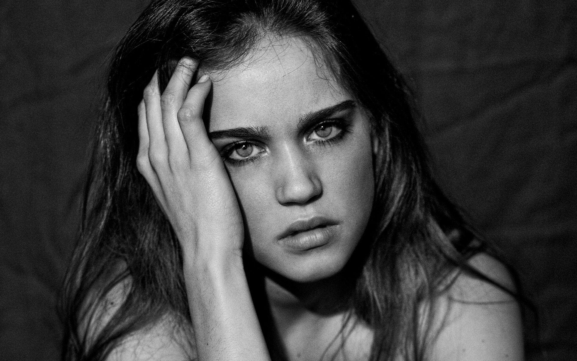 1920x1200 Matilda Anna Ingrid Lutz, Italian Celebrity, Anna