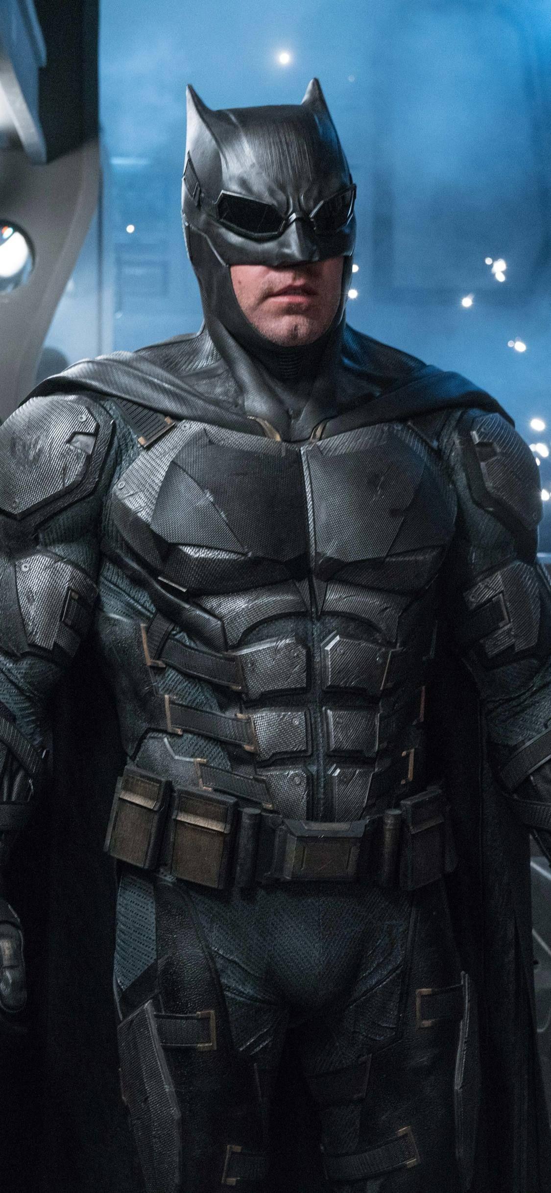 1125x2436 Ben Affleck As Batman In Justice League 8k iPhone XS