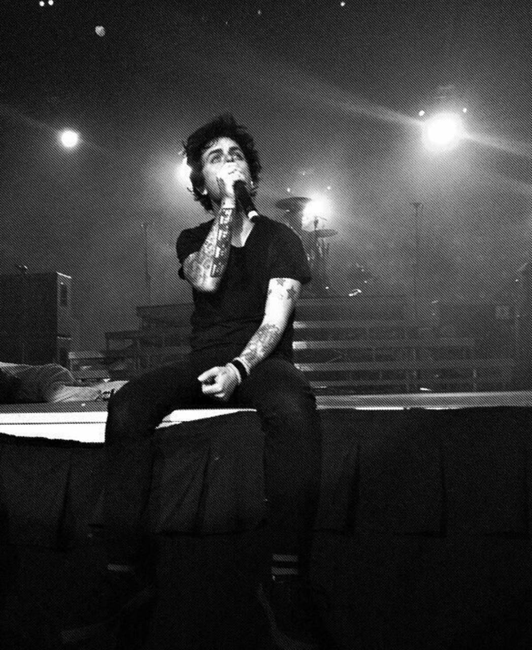 1048x1280 Billie Joe Armstrong wallpaper