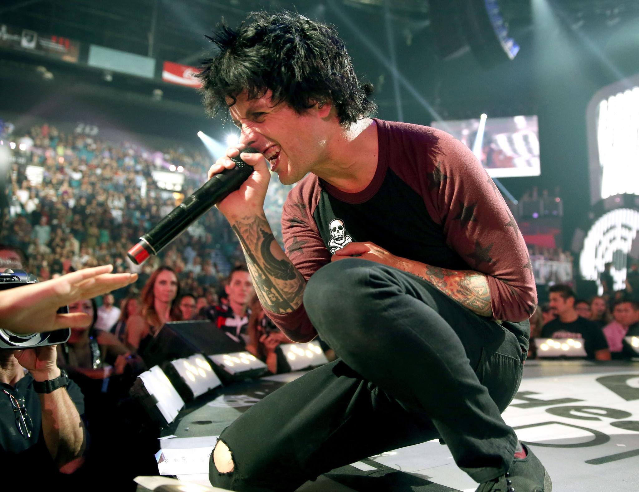 2048x1577 Billie Joe Armstrong Wallpaper, Picture