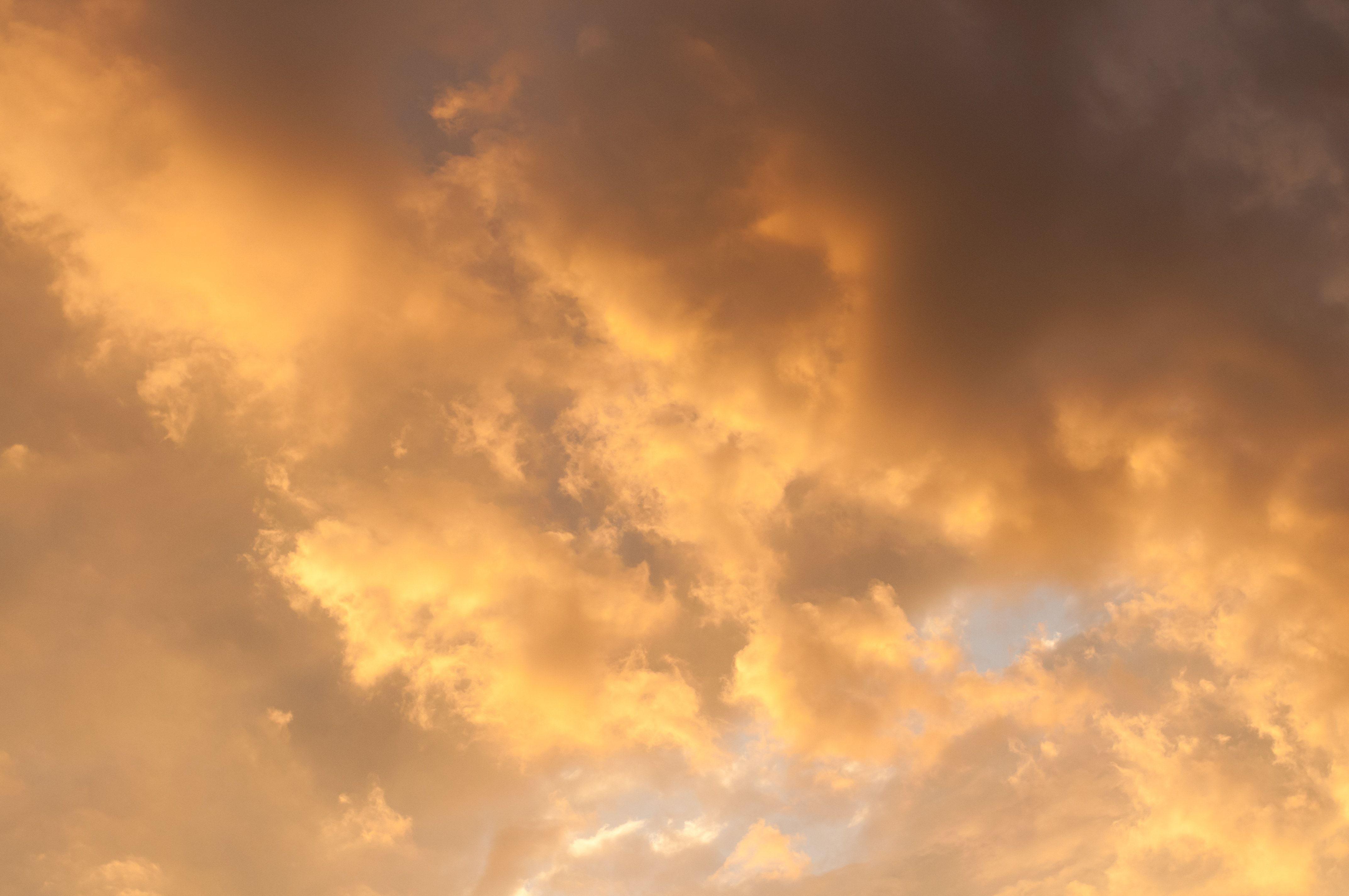 Yellow Cloud Wallpapers - Top Free Yellow Cloud Backgrounds -  WallpaperAccess
