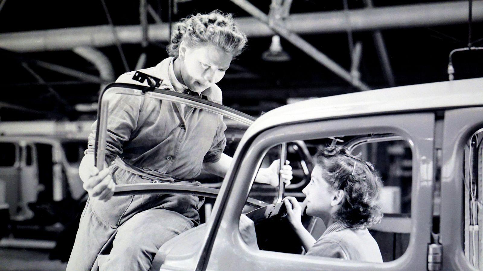 1600x900 Woman Man Black And White People Car .