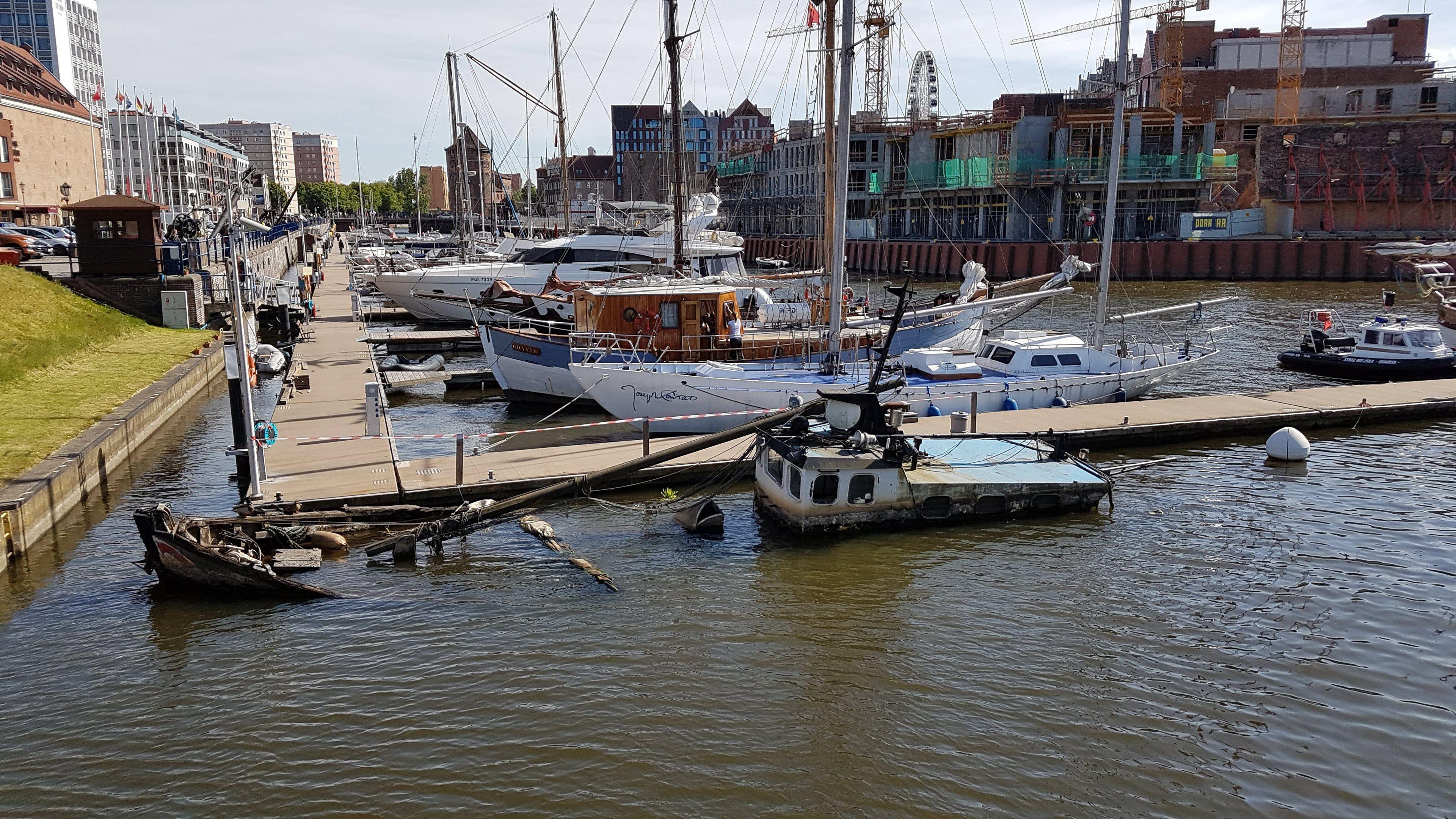 3840x2160 Shipwreck in Gdansk 4K wallpaper
