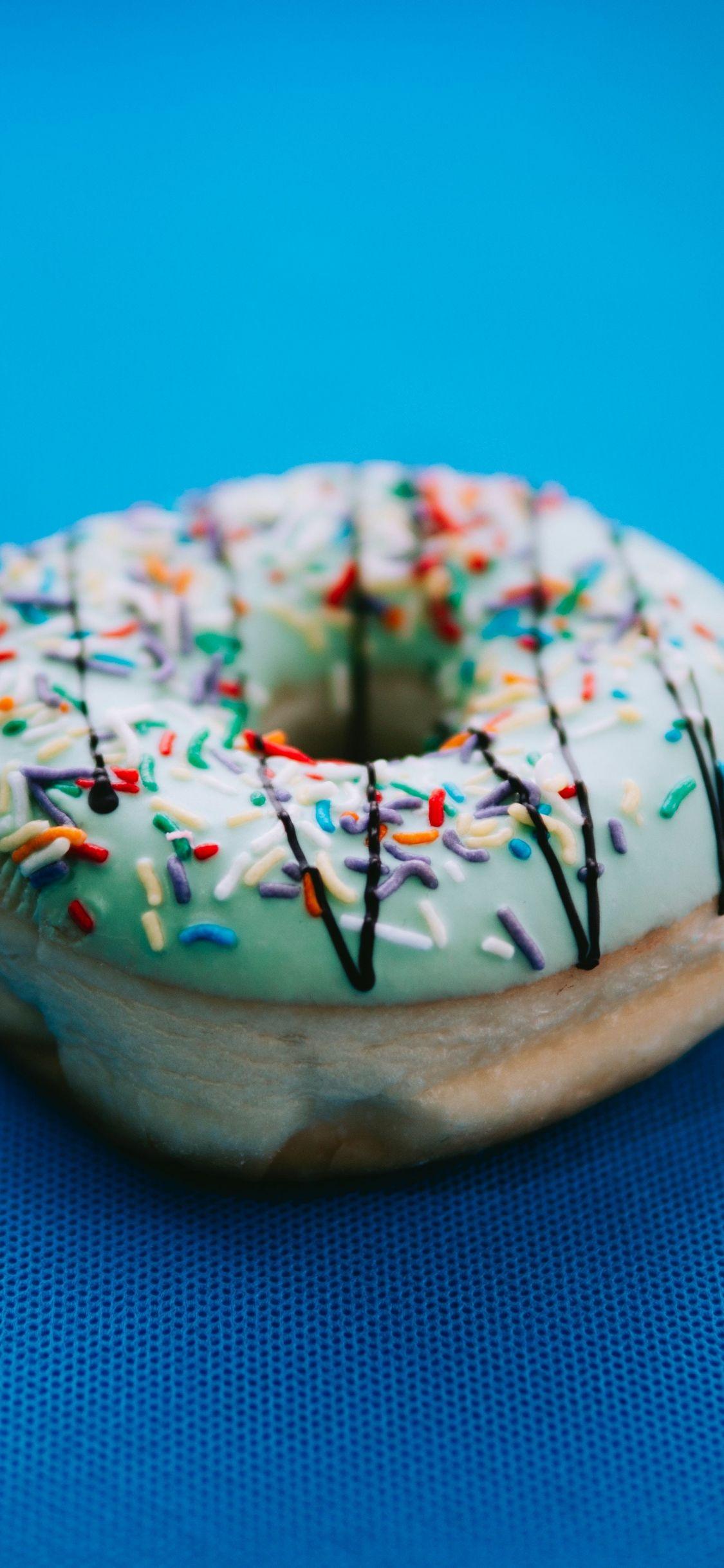 1125x2436 Download 1125x2436 wallpaper food, close up, dopings, doughnut