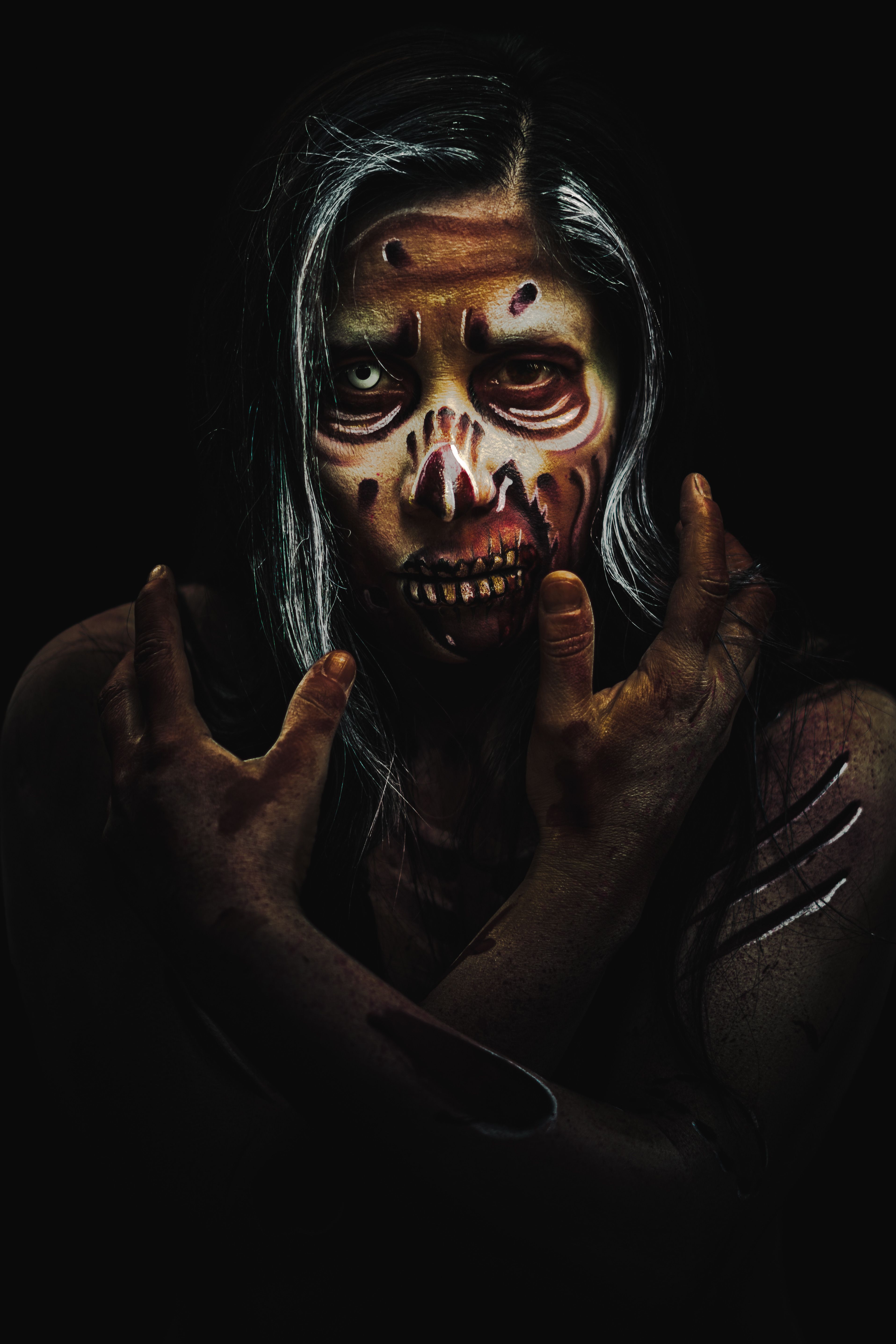3831x5747 Horror Zombie Portrait with Dark Atmosphere · Free