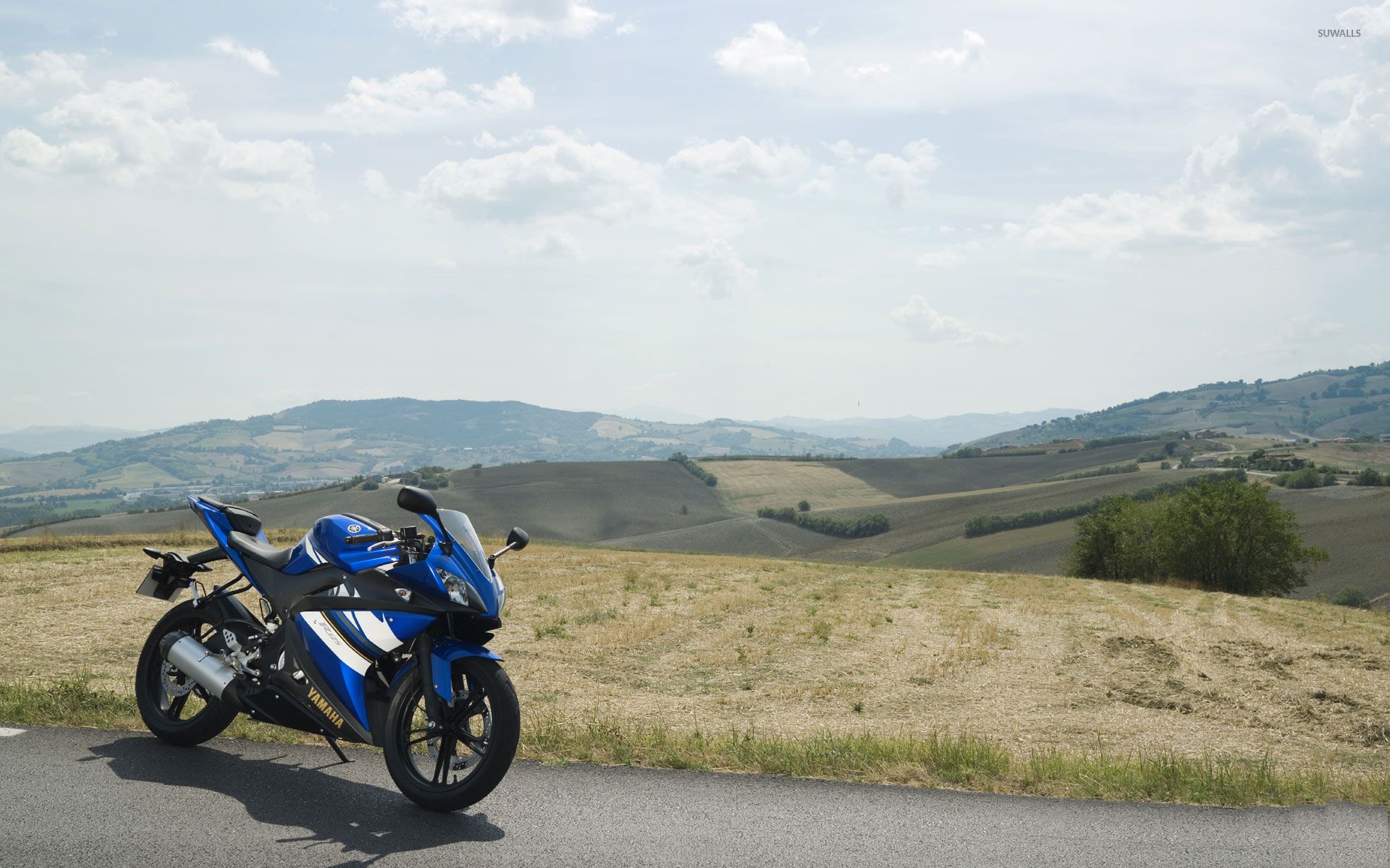 1920x1200 Yamaha YZF R125 On The Side Of The Road Wallpaper Wallpaper