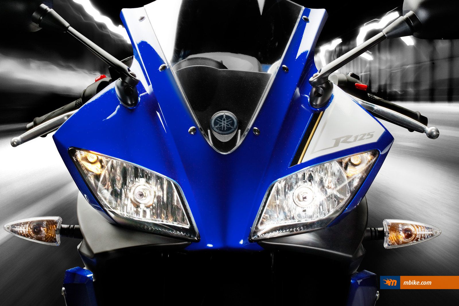 1600x1067 Yamaha YZF R125 Wallpaper