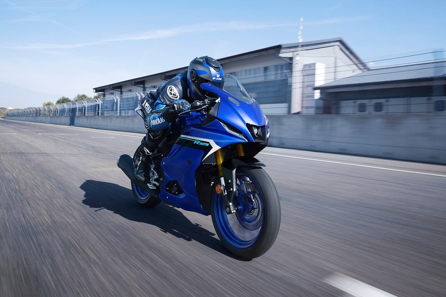 1440x960 Yamaha update their popular R125 sportsbike for 2025