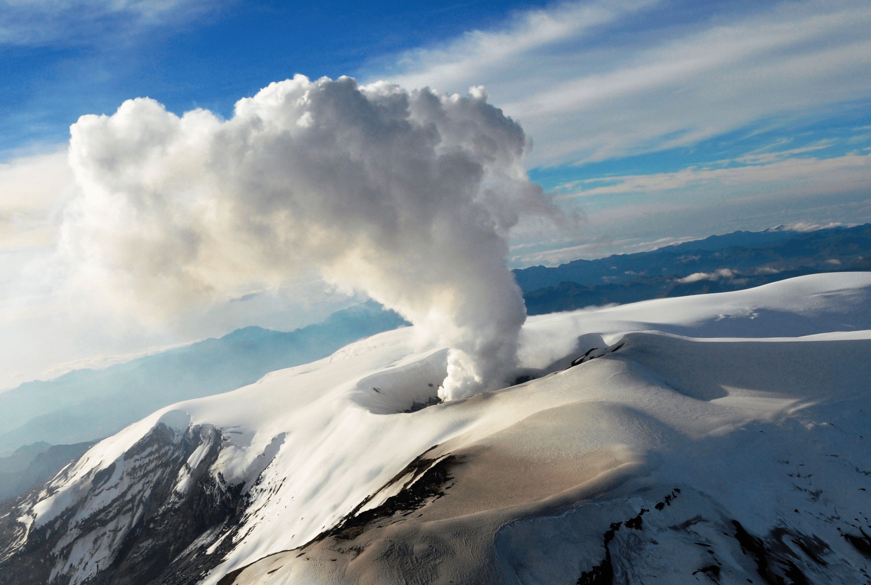 2940x1977 Nevado del Ruiz Wallpaper