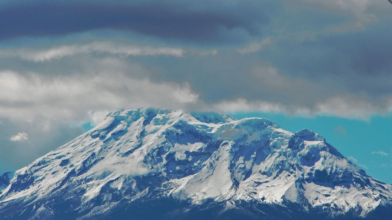 1280x720 Volcano Nevado Chimborazo