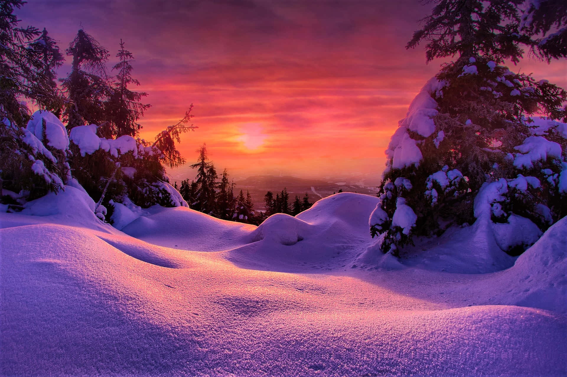 1920x1278 Descargar fondos de Encantadoratardecer De Invierno Sobre Un Paisaje Nevado