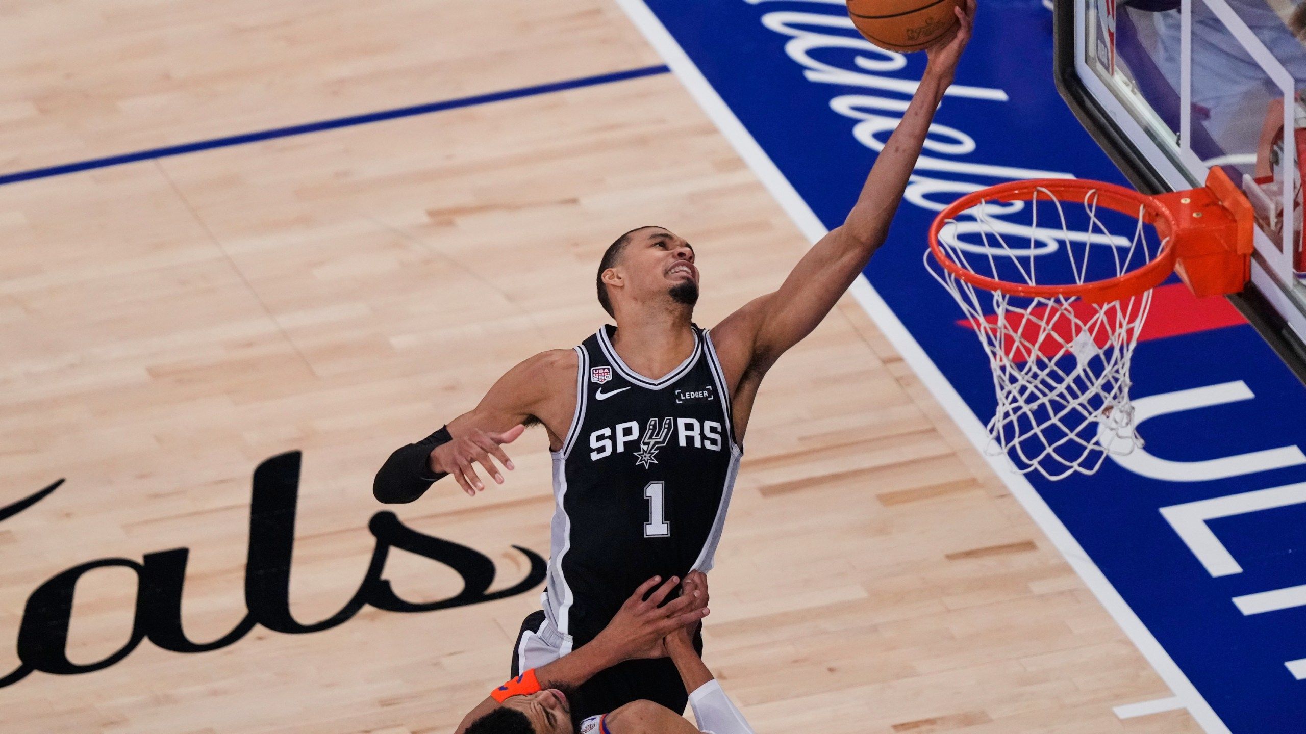 2560x1440 Spurs' Victor Wembanyama shakes off Game 2 miss by taking over Game 3 of the NBA Finals