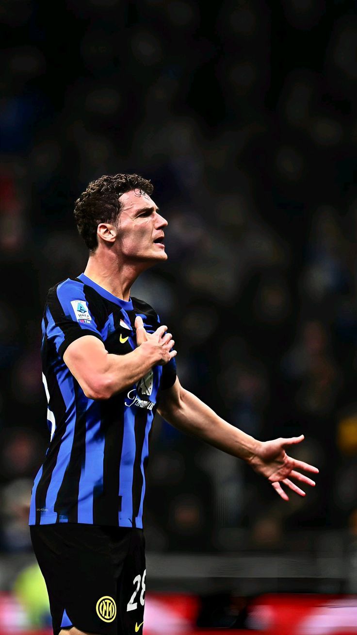 736x1308 Benjamín Pavard