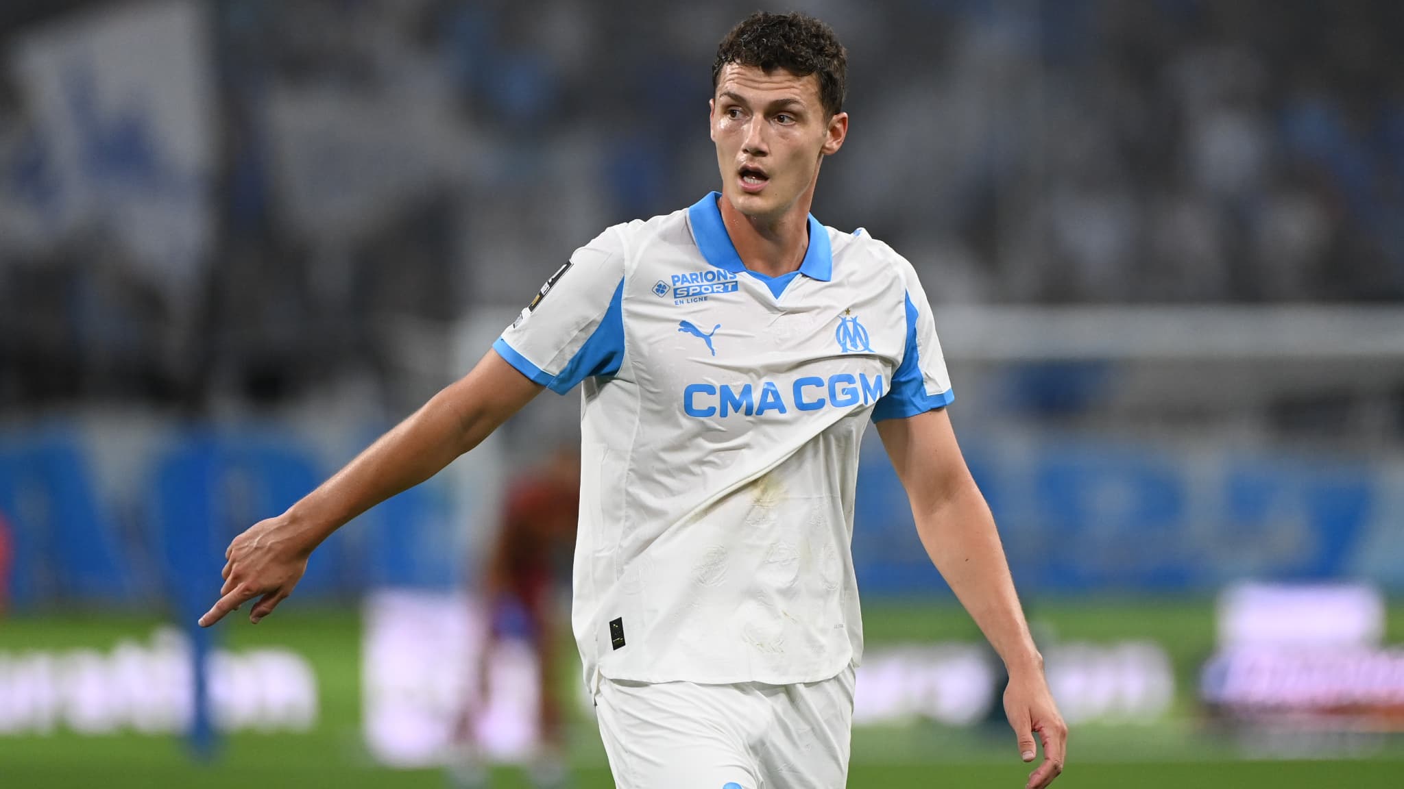 2048x1152 Une page se tourne, après une saison difficile, Benjamin Pavard annonce son départ de l'OM