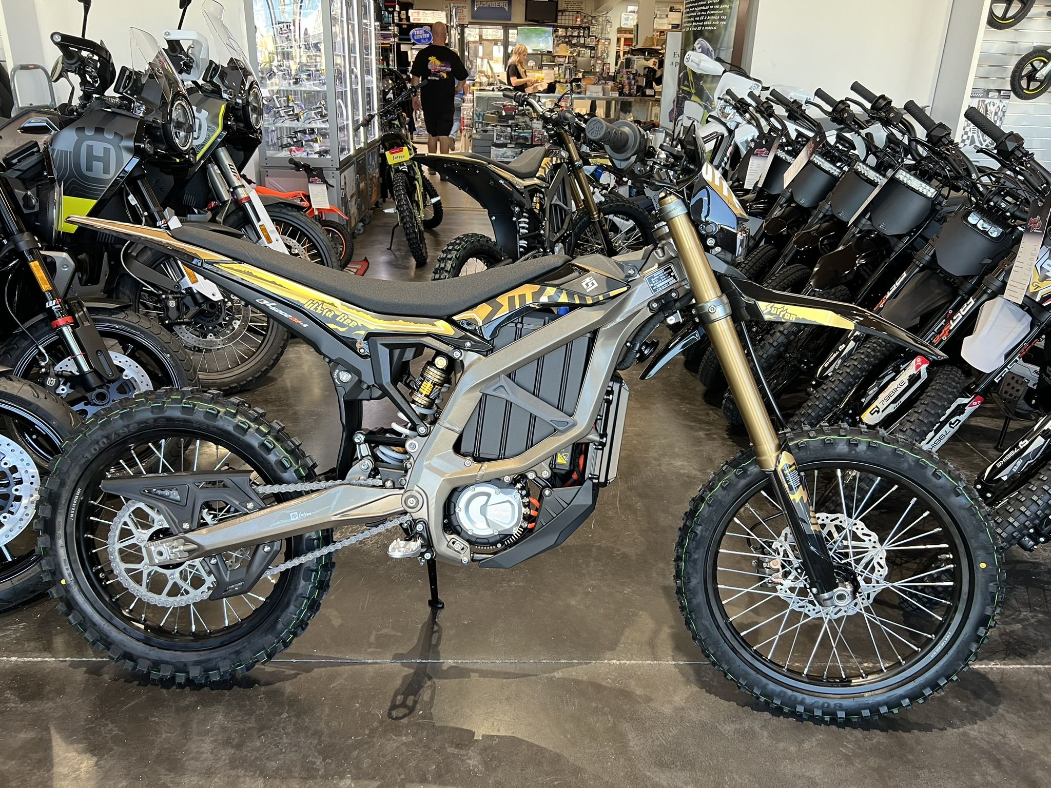 2048x1536 Surron Ultra Bee HP Brown Lewie's Motorsports