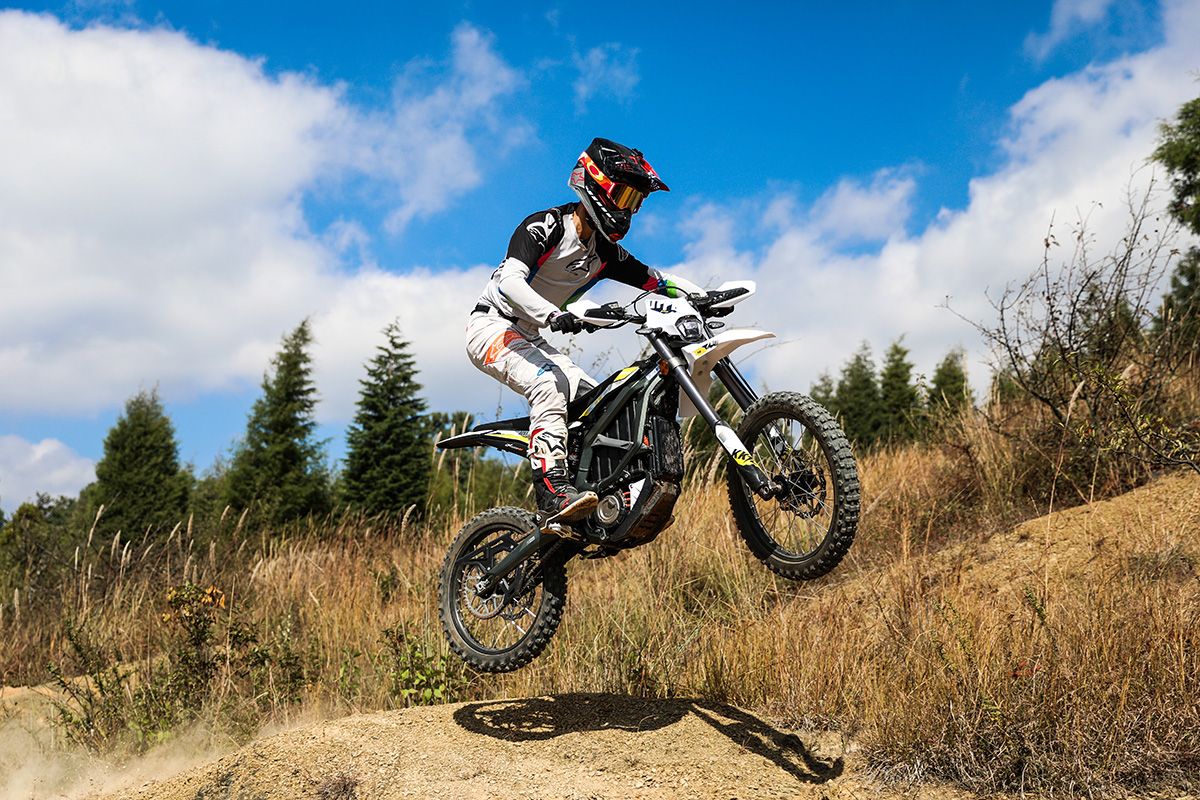 1200x800 First Look: 2023 SUR RON Ultra Bee