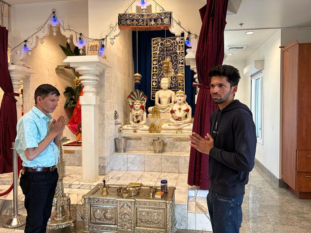 1024x768 It's Jain Hindu temple in Las Vegas USA.strange thing is both digambar and shwetamber idols are at same place.so good to see