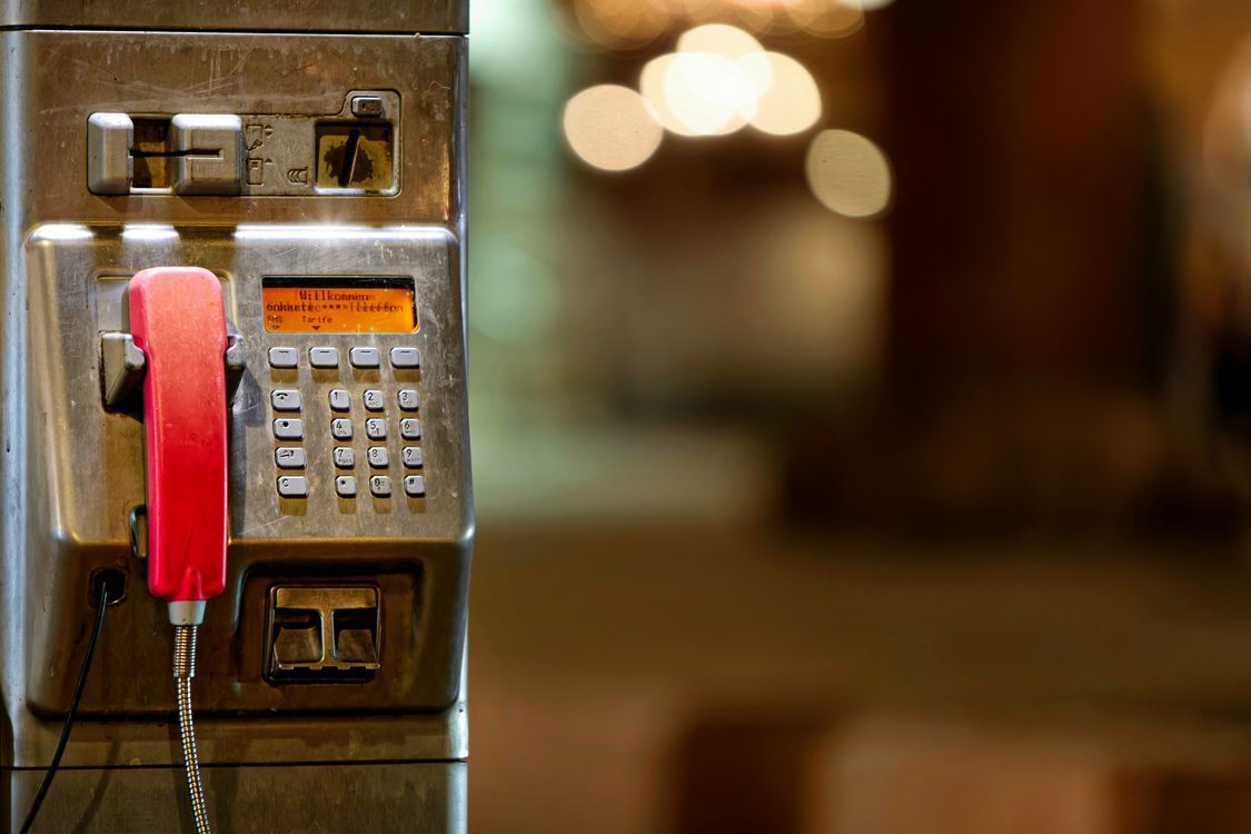 1125x750 Public Telephone Box · Free