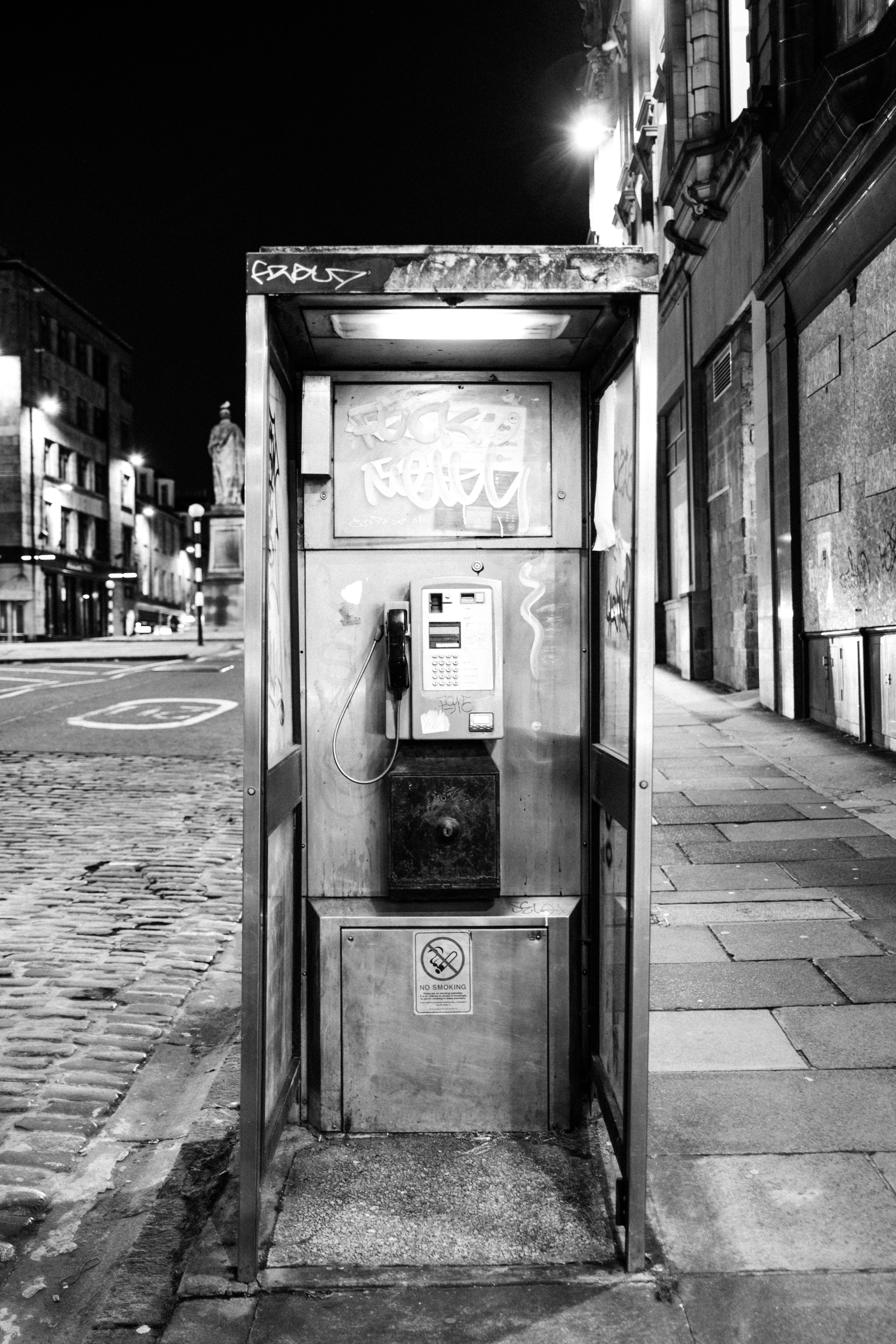 4954x7431 Grayscale Photo of Telephone Booth · Free