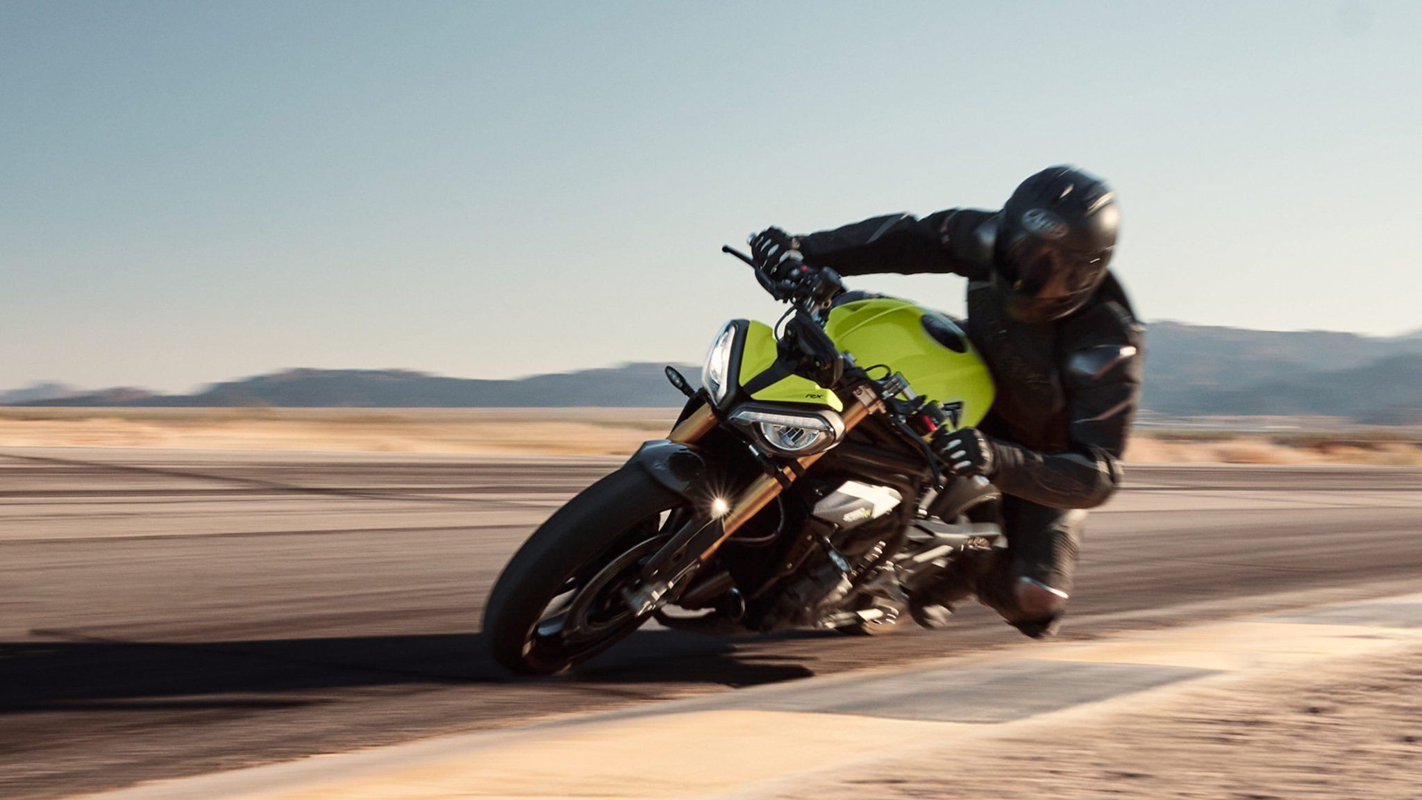 2048x1152 New Triumph Motorcycles. Smiths Triumph Chester TRIPLE 1200 RX