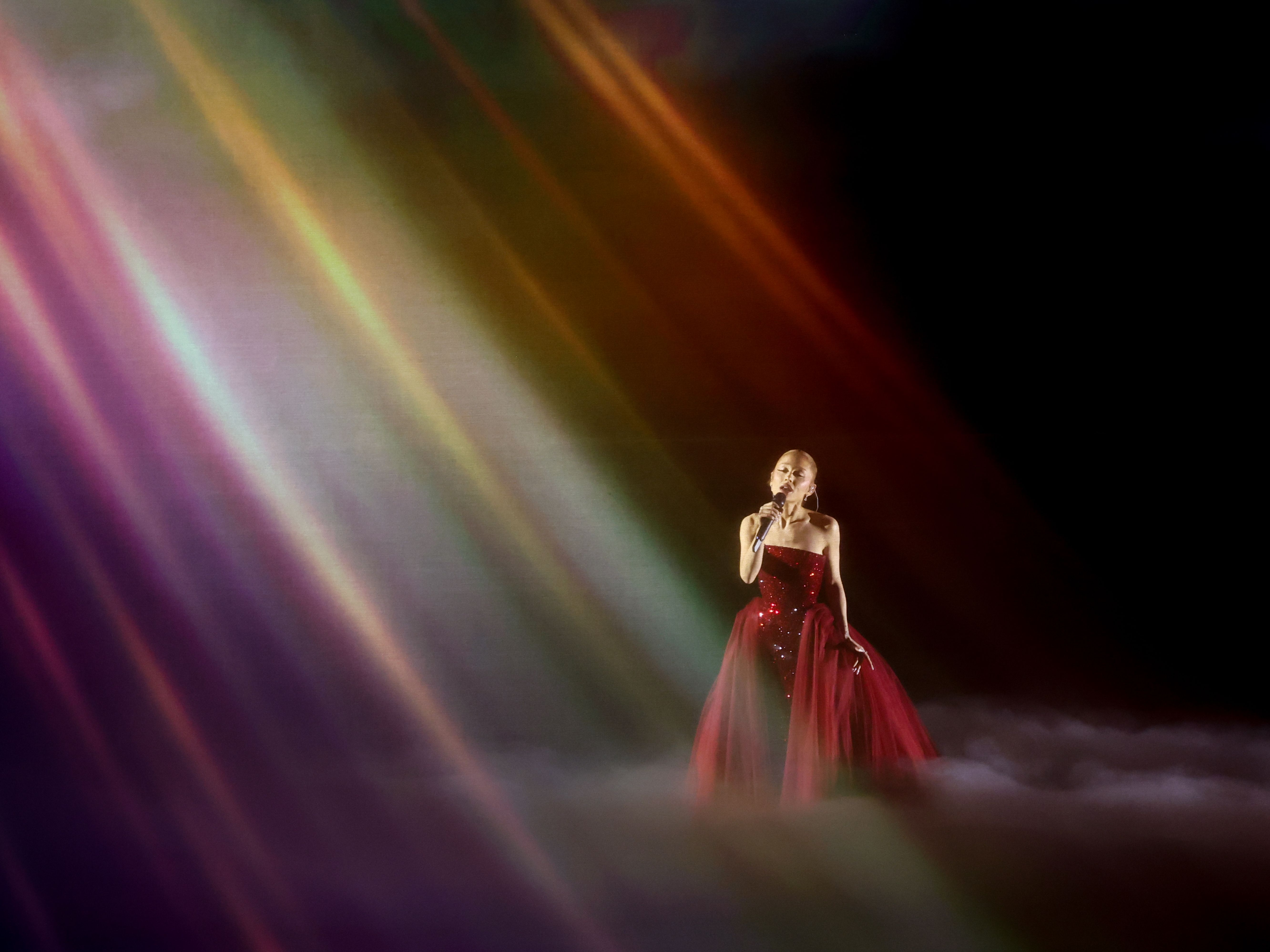 5329x3997 Ariana Grande to Share New Songs on Eternal Sunshine Deluxe Album