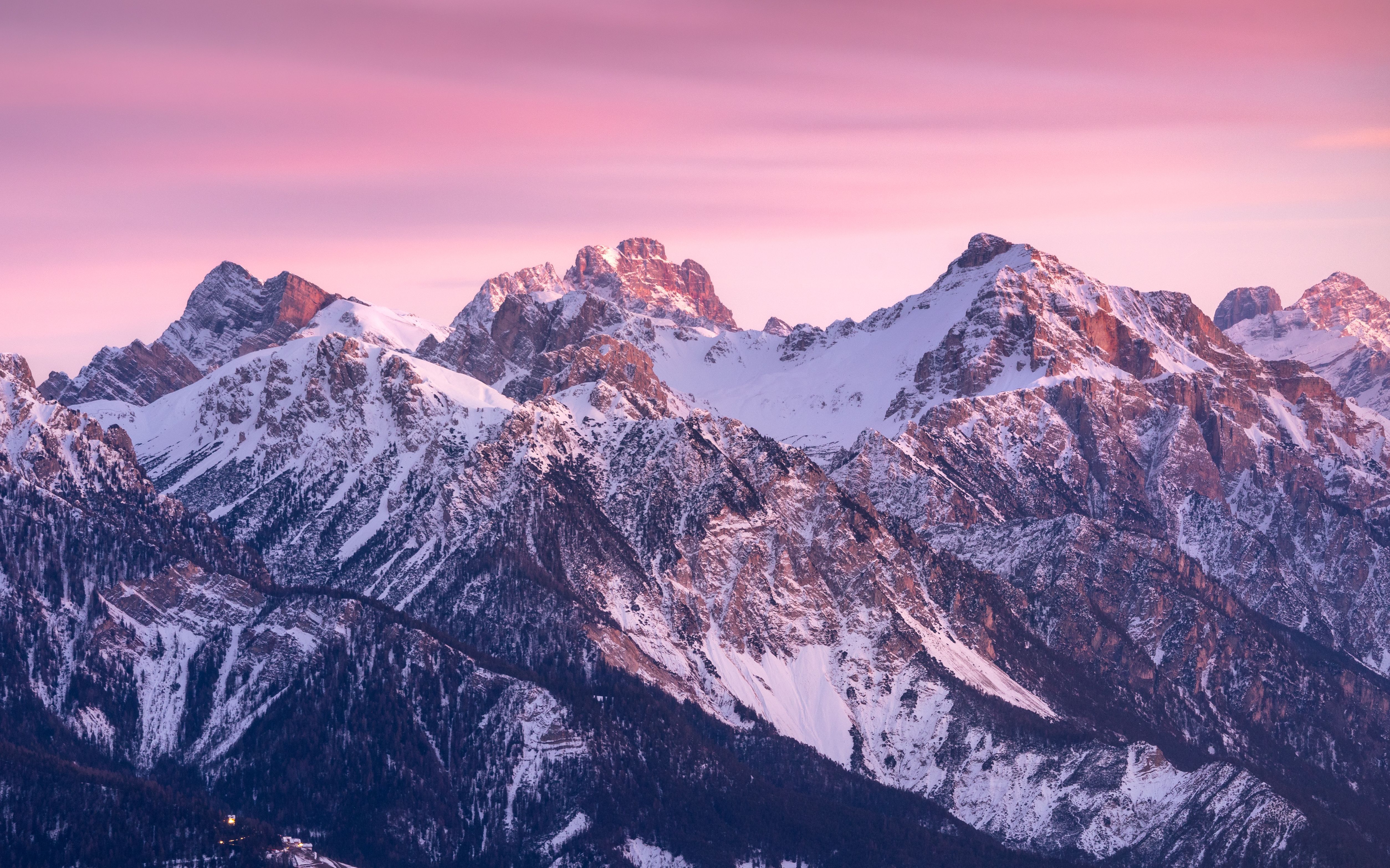 5016x3135 In the purple mountains. · Free