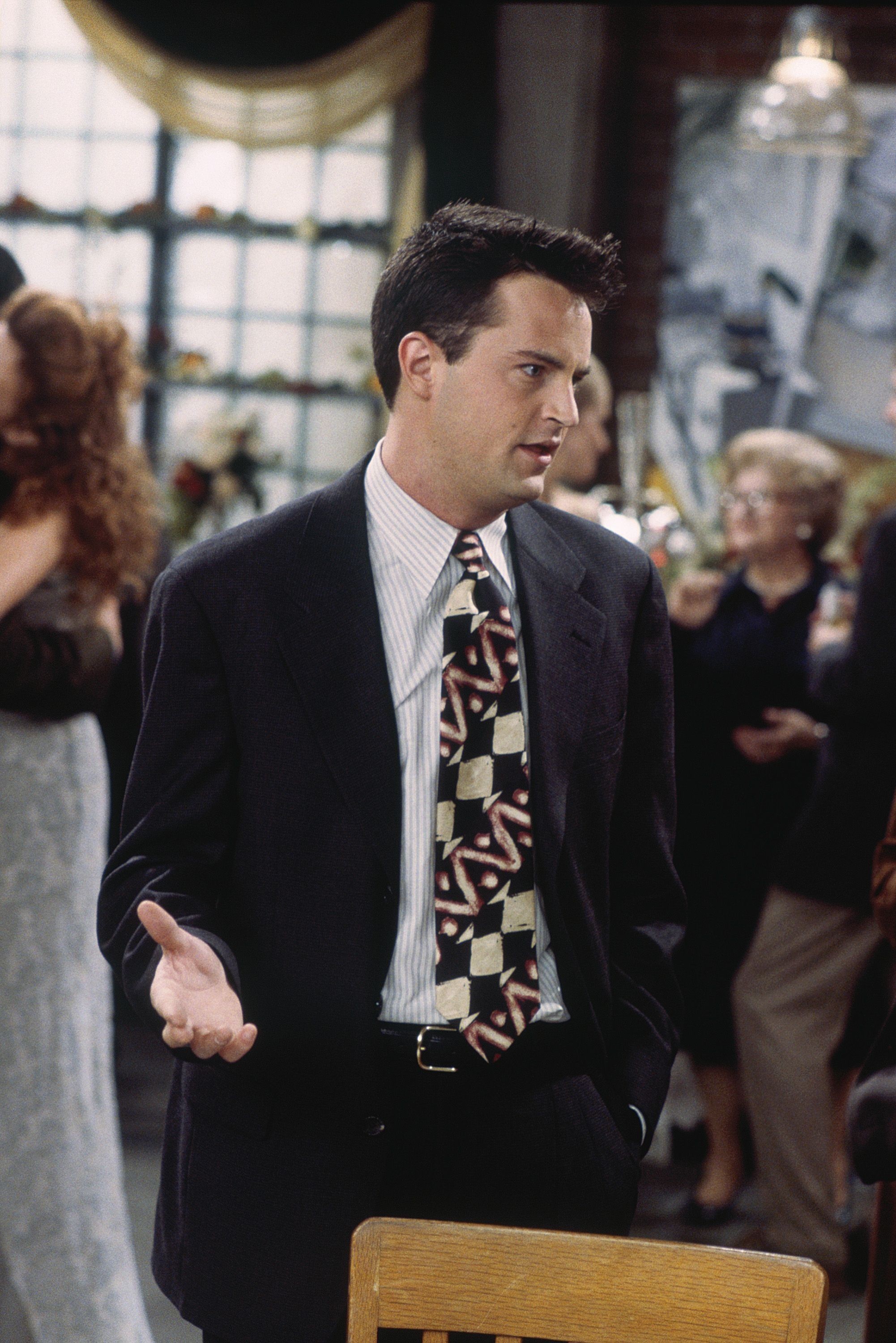 2002x3000 Chandler (Friends) Wallpaper