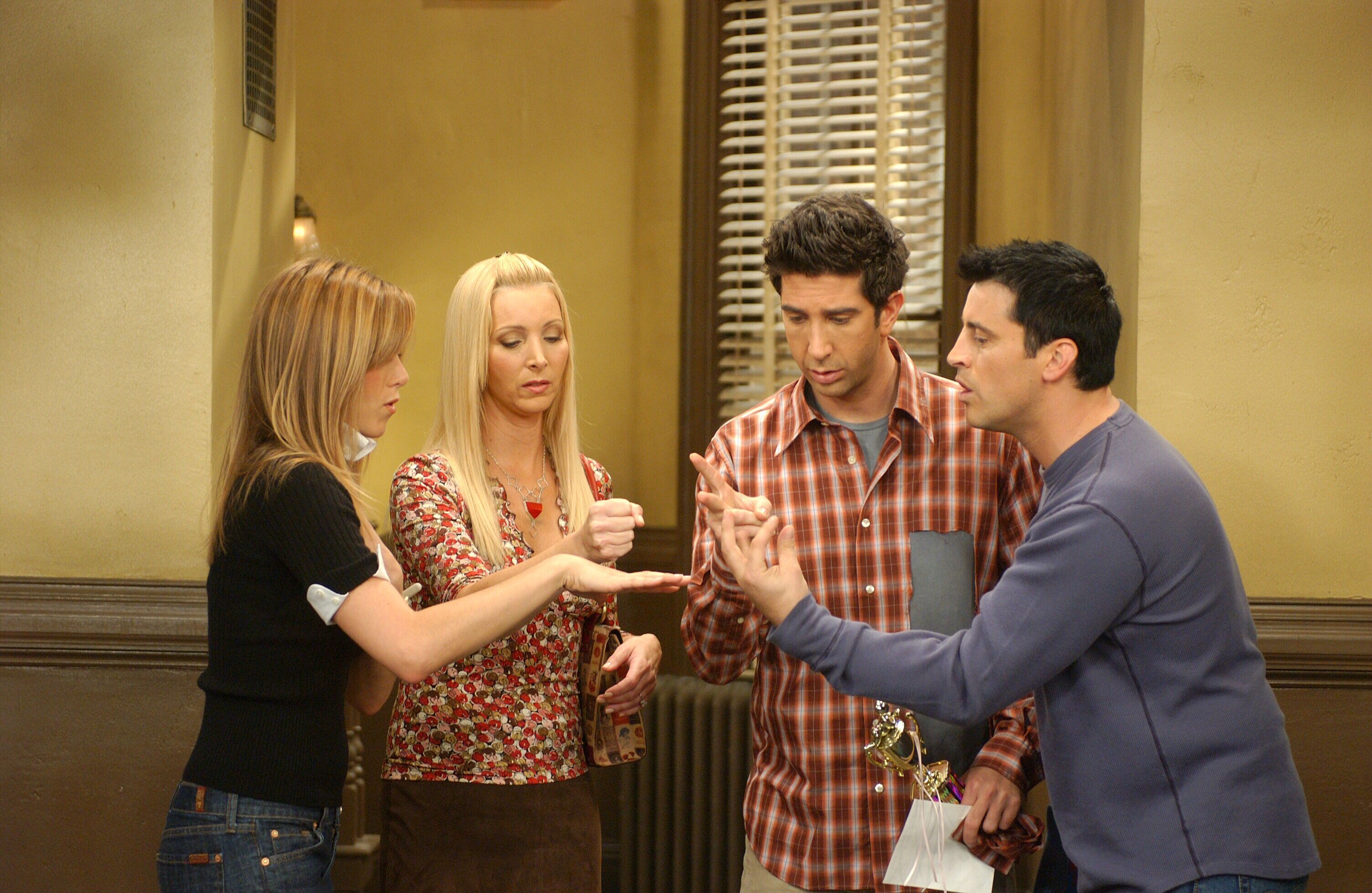 3008x1960 Wallpaper Friends, Phoebe Buffay, Rachel Green, Chandler Bing, Event, Background Free Image