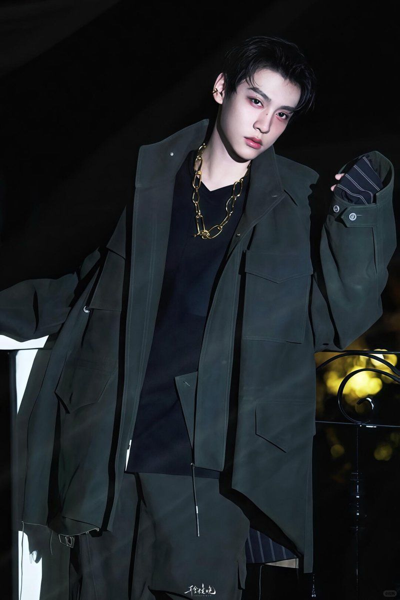 800x1200 Tian Xuning 4K HD wallpaper. ⚡️