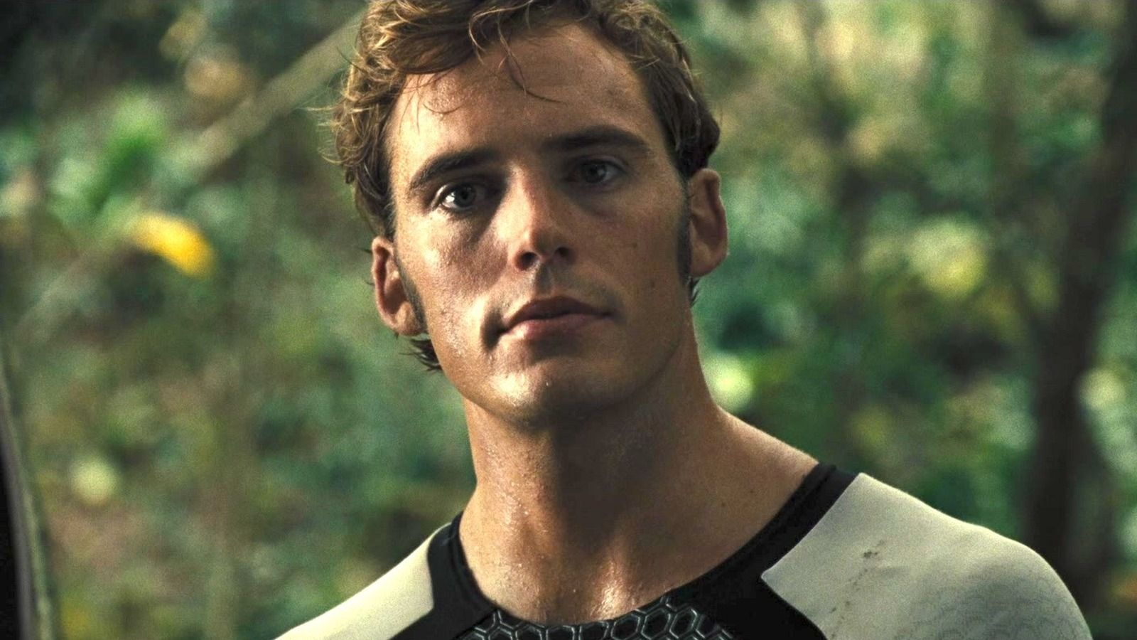 1600x900 The Hunger Games' Costume Designer Explains Deviating From Finnick's Book Appearance