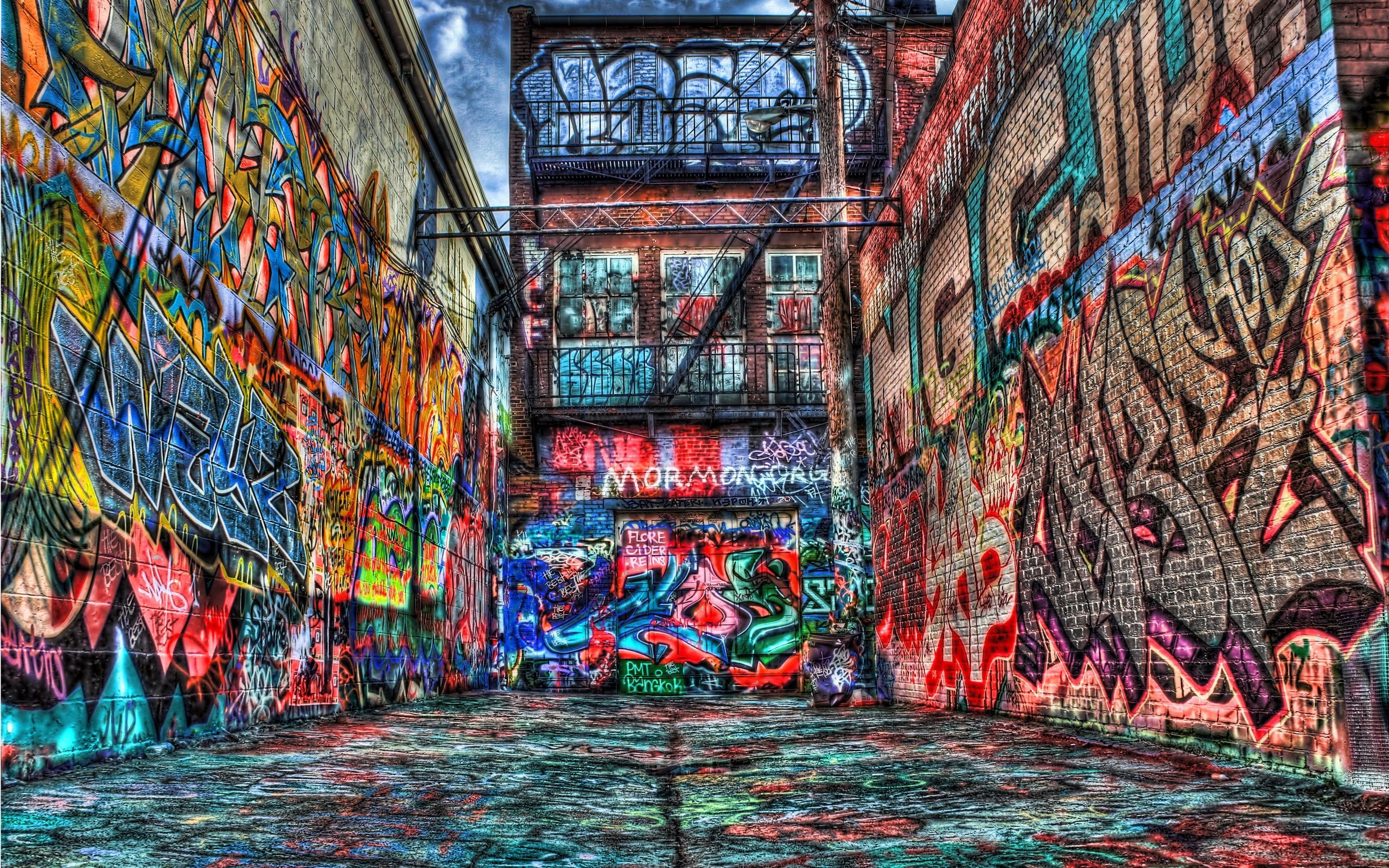 2560x1600 HDR Vivid Graffiti Alley