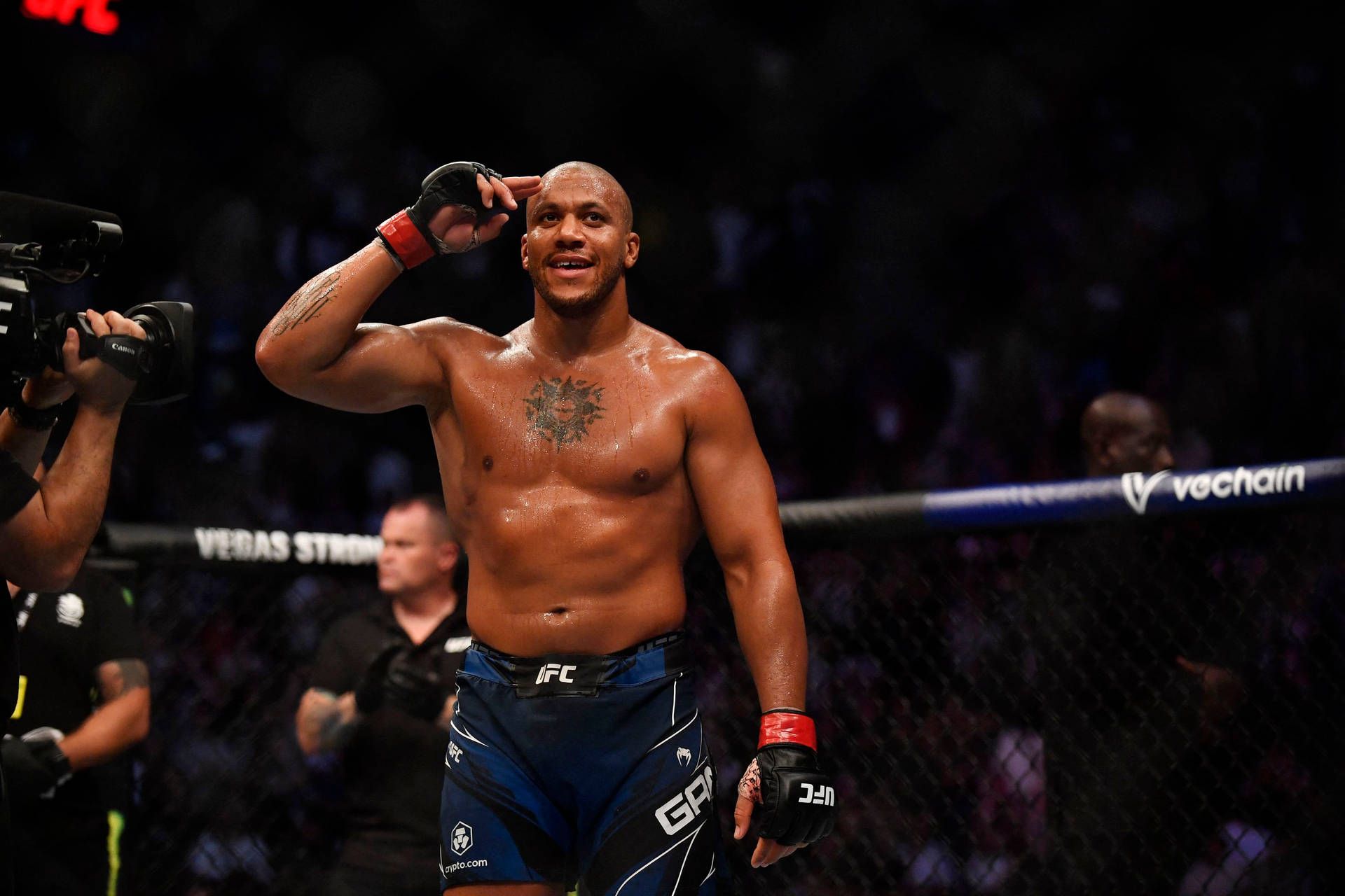 1920x1280 Download UFC Fighter Ciryl Gane Saluting in the Octagon Wallpaper