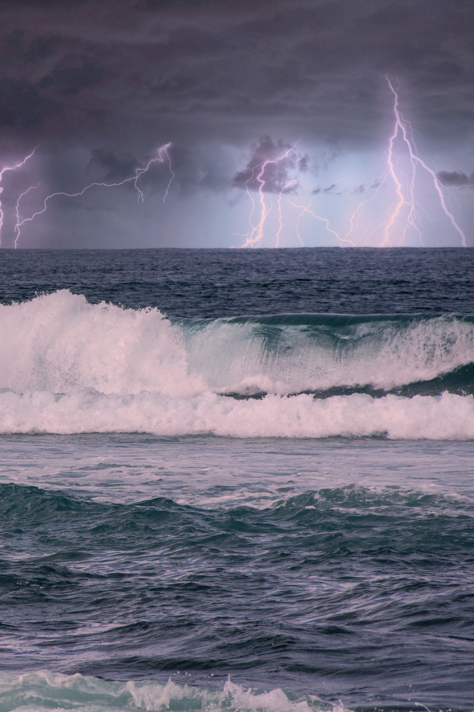 1841x2761 Lightning and Wave at Sea · Free