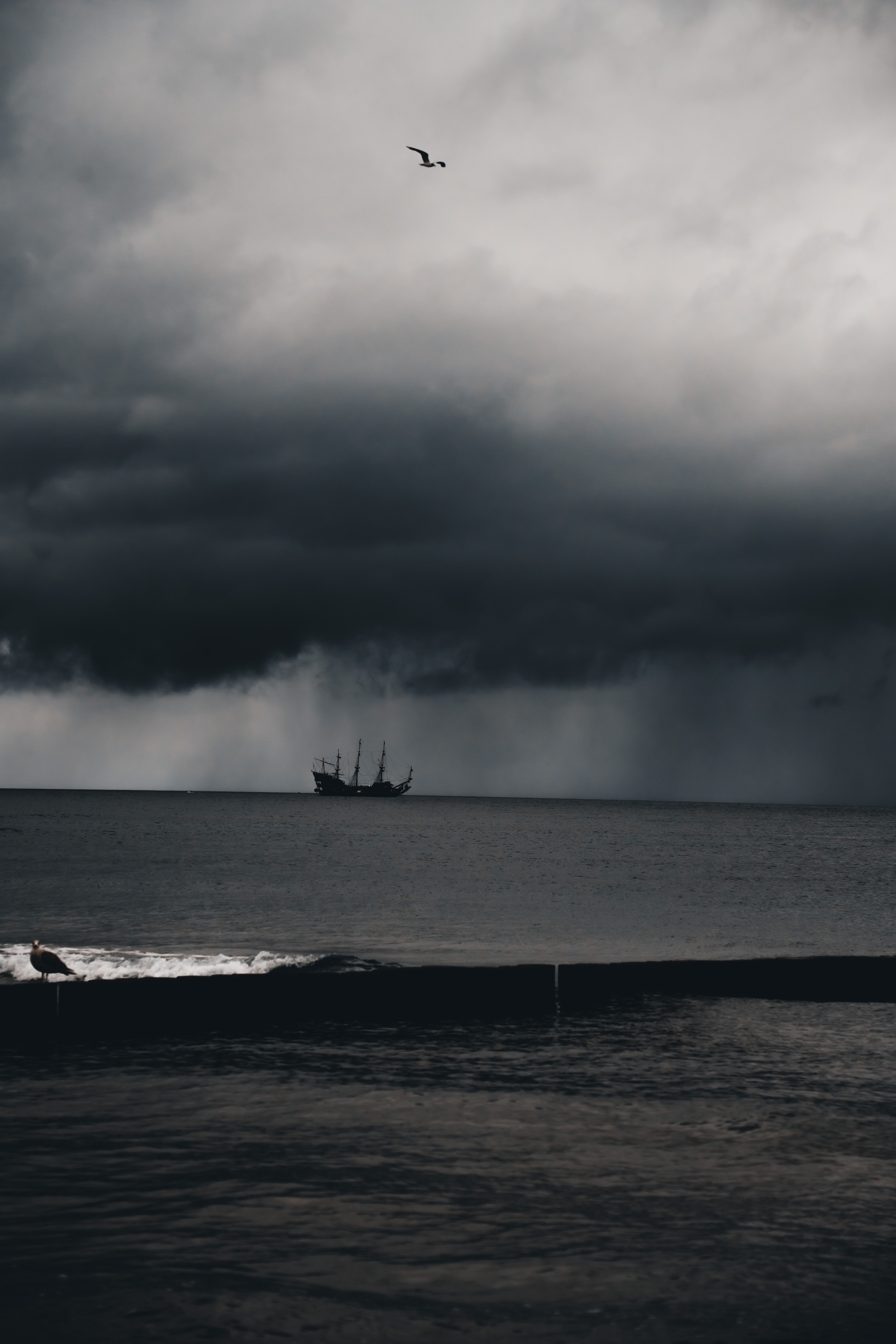 4672x7008 Storm at the Sea in Black and White · Free