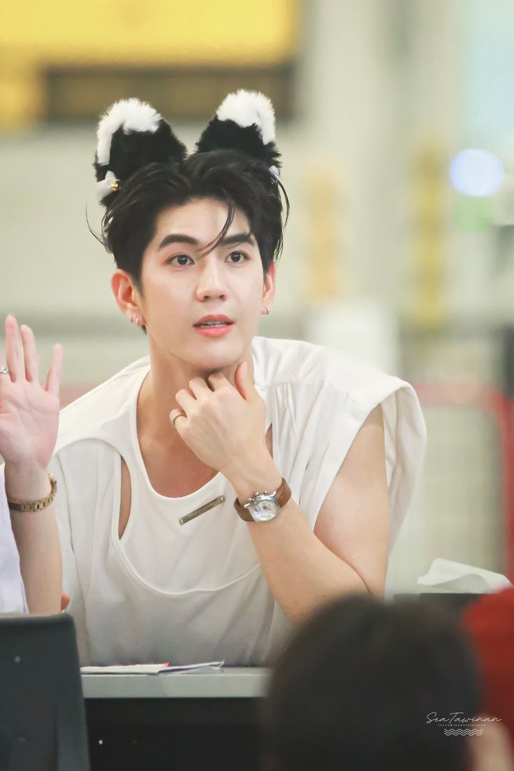 736x1103 Seakeen wallpaper. Jimmysea wallpaper, Sea tawinan icon, Thai bl actor