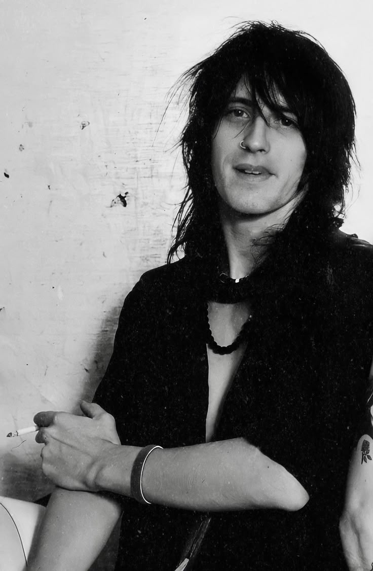 736x1126 Izzy wallpaper. Izzy stradlin haircut, Izzy stradlin smile, Man