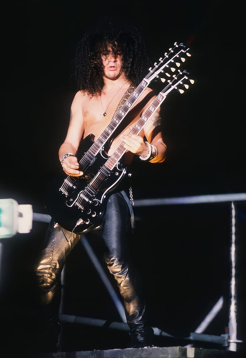800x1165 HD izzy stradlin wallpaper
